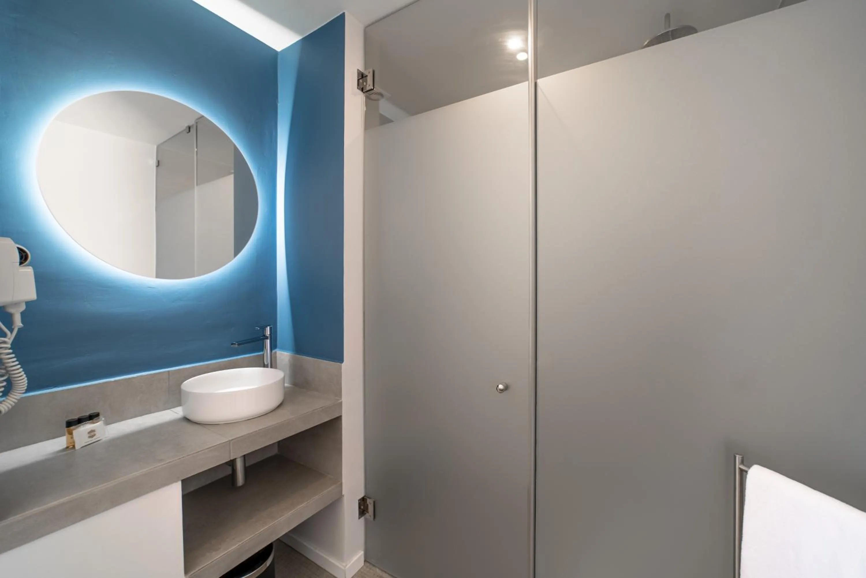 Shower in Castelo Guest House