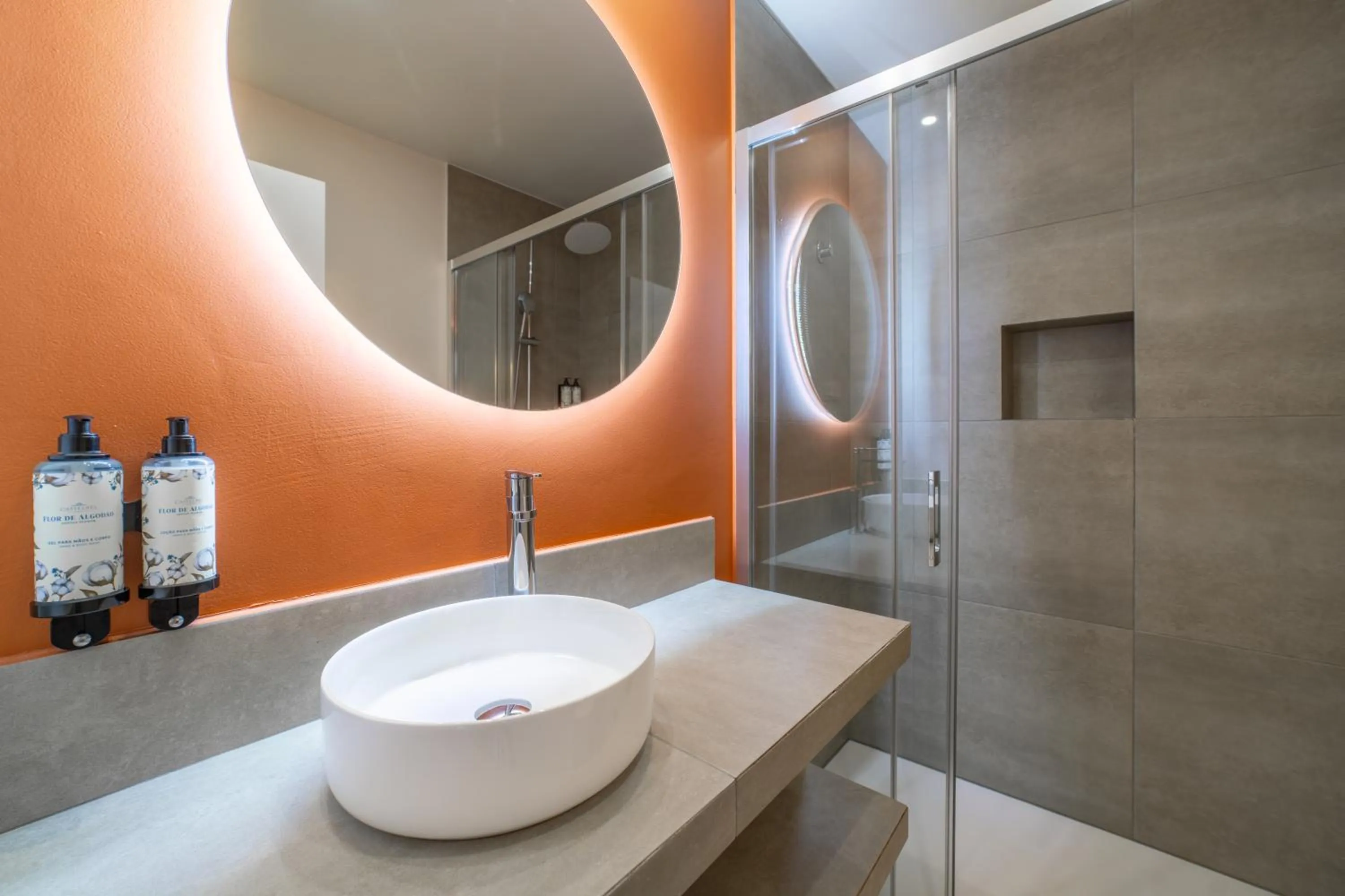 Toilet in Castelo Guest House