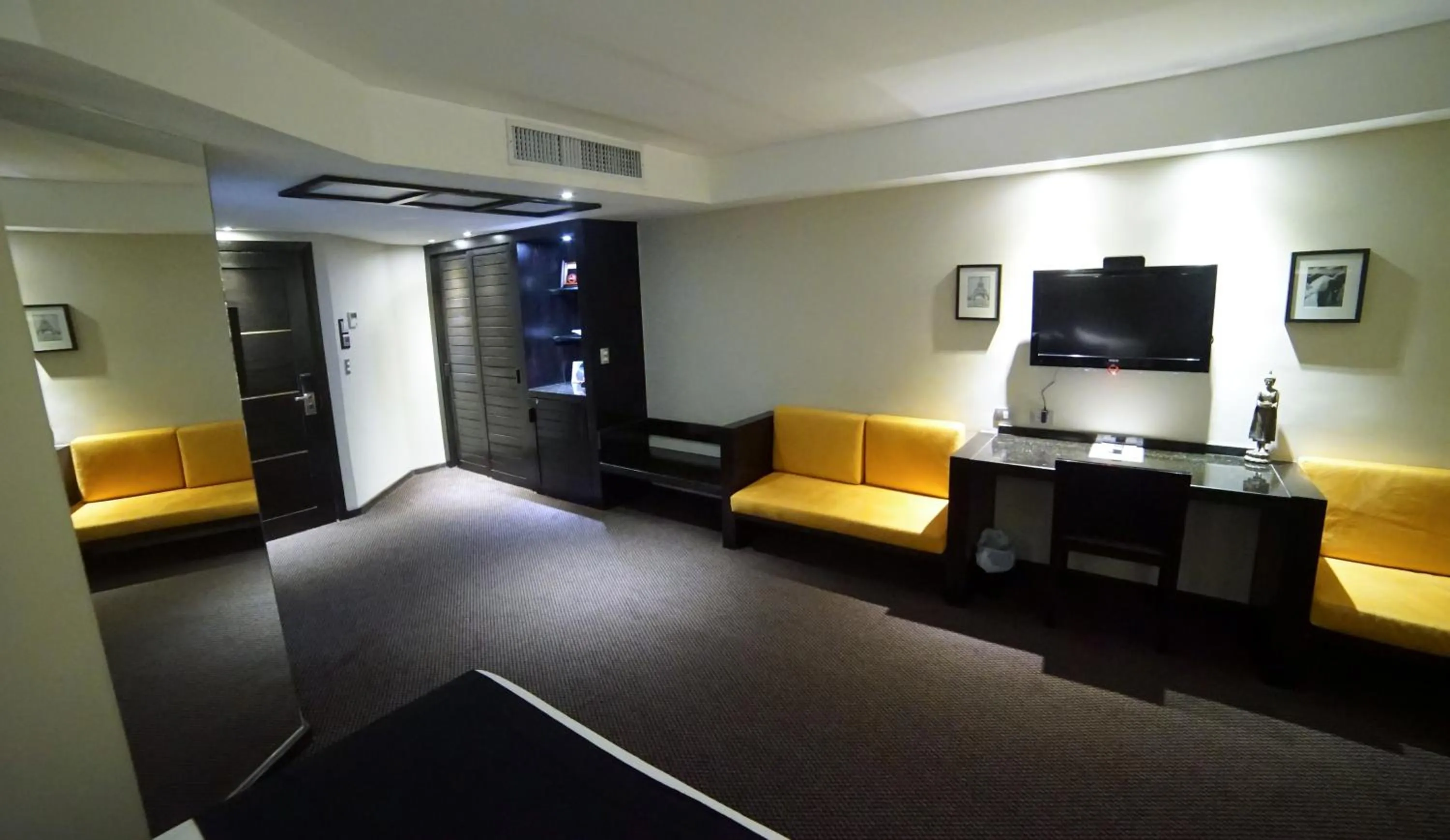 Savoy Hotel Boutique