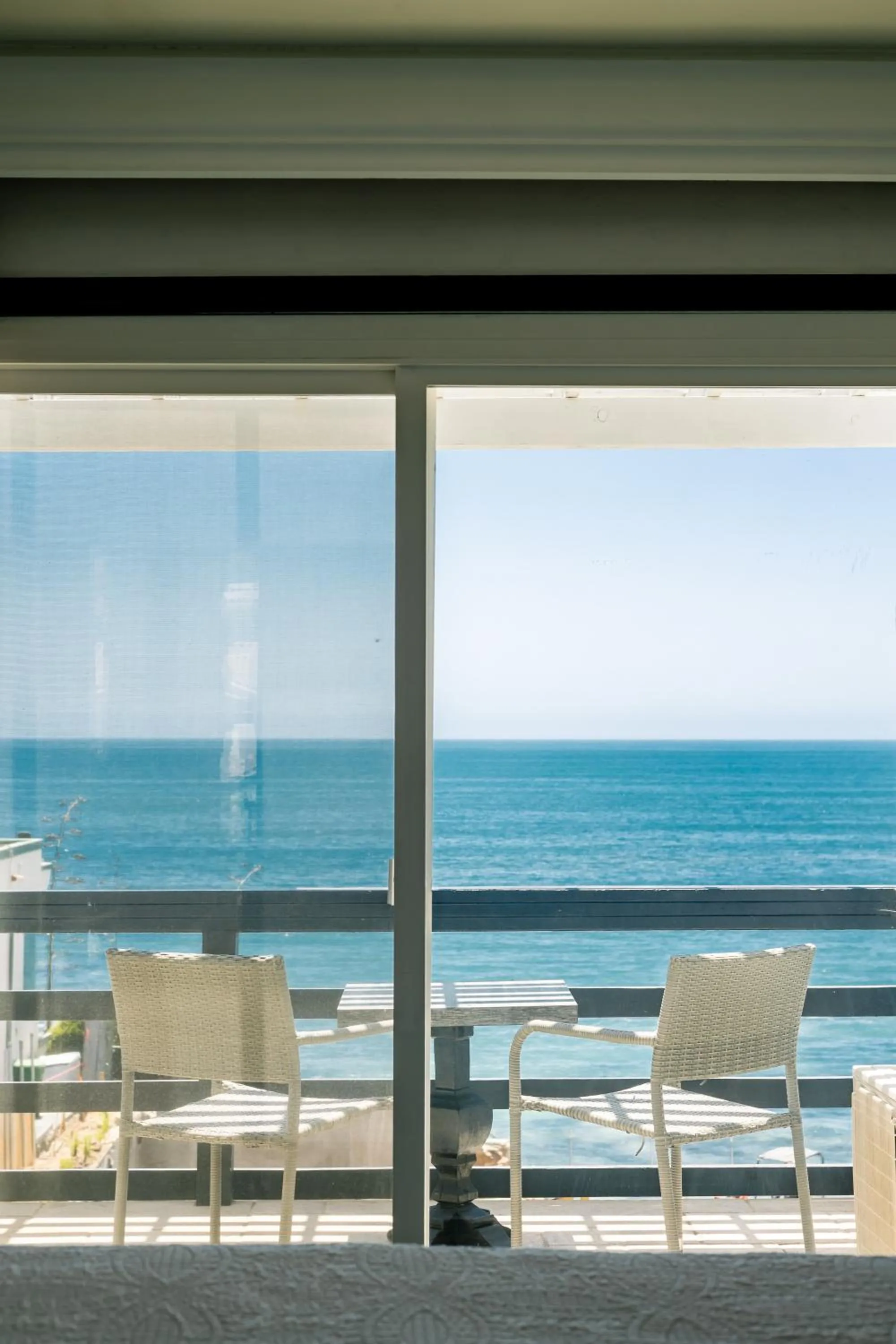 Seaside Laguna Inn & Suites