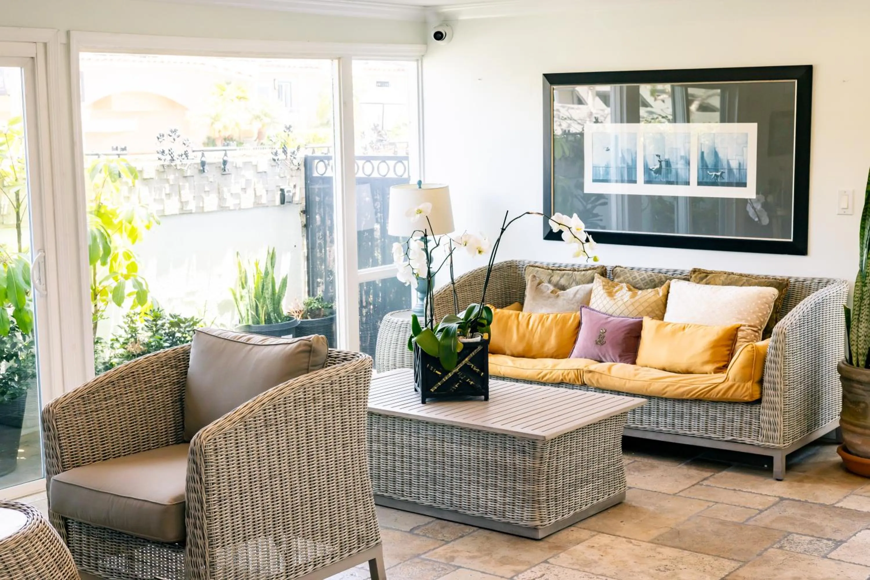 Seaside Laguna Inn & Suites