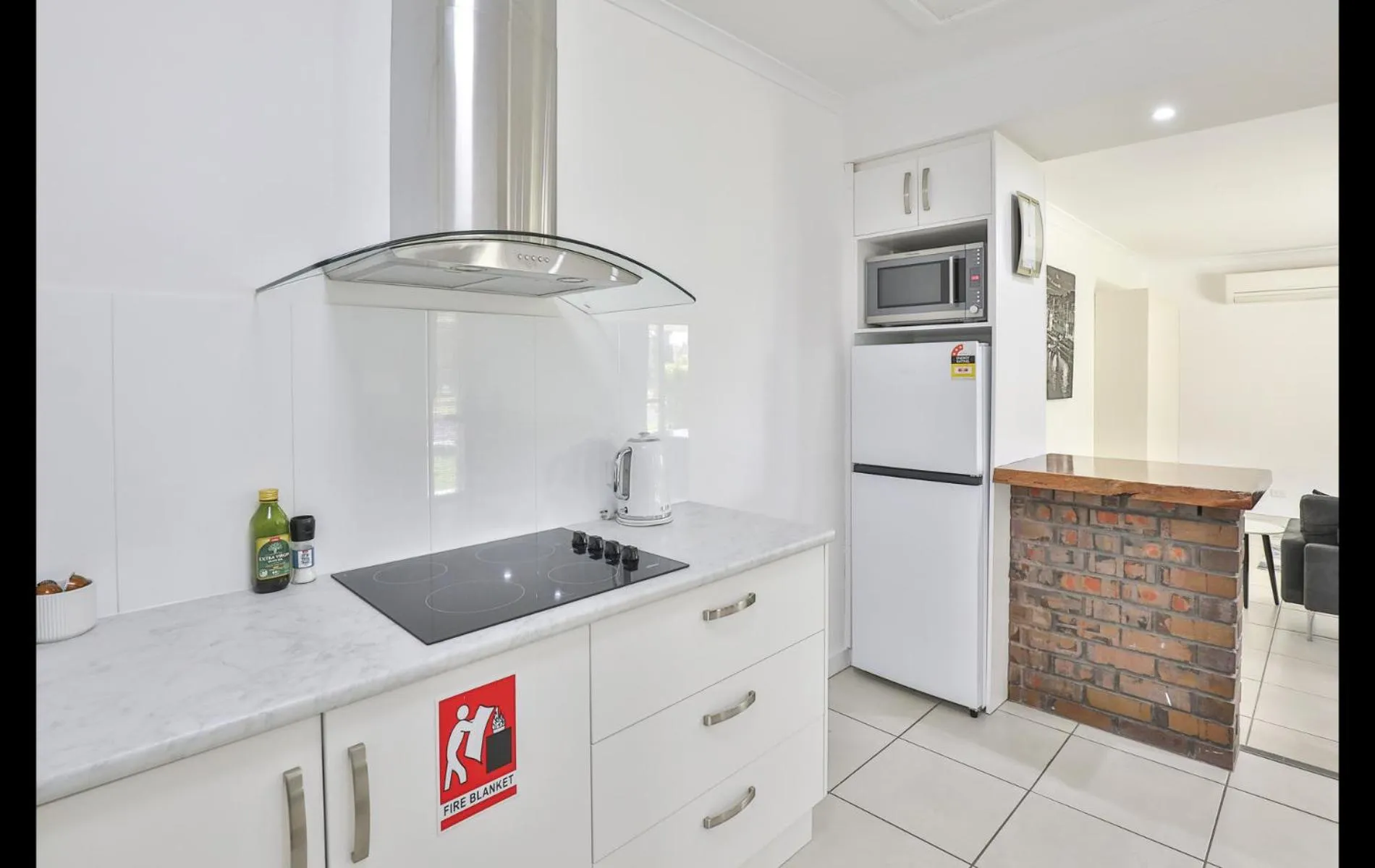 Kitchen or kitchenette in Mildura Holiday Villas