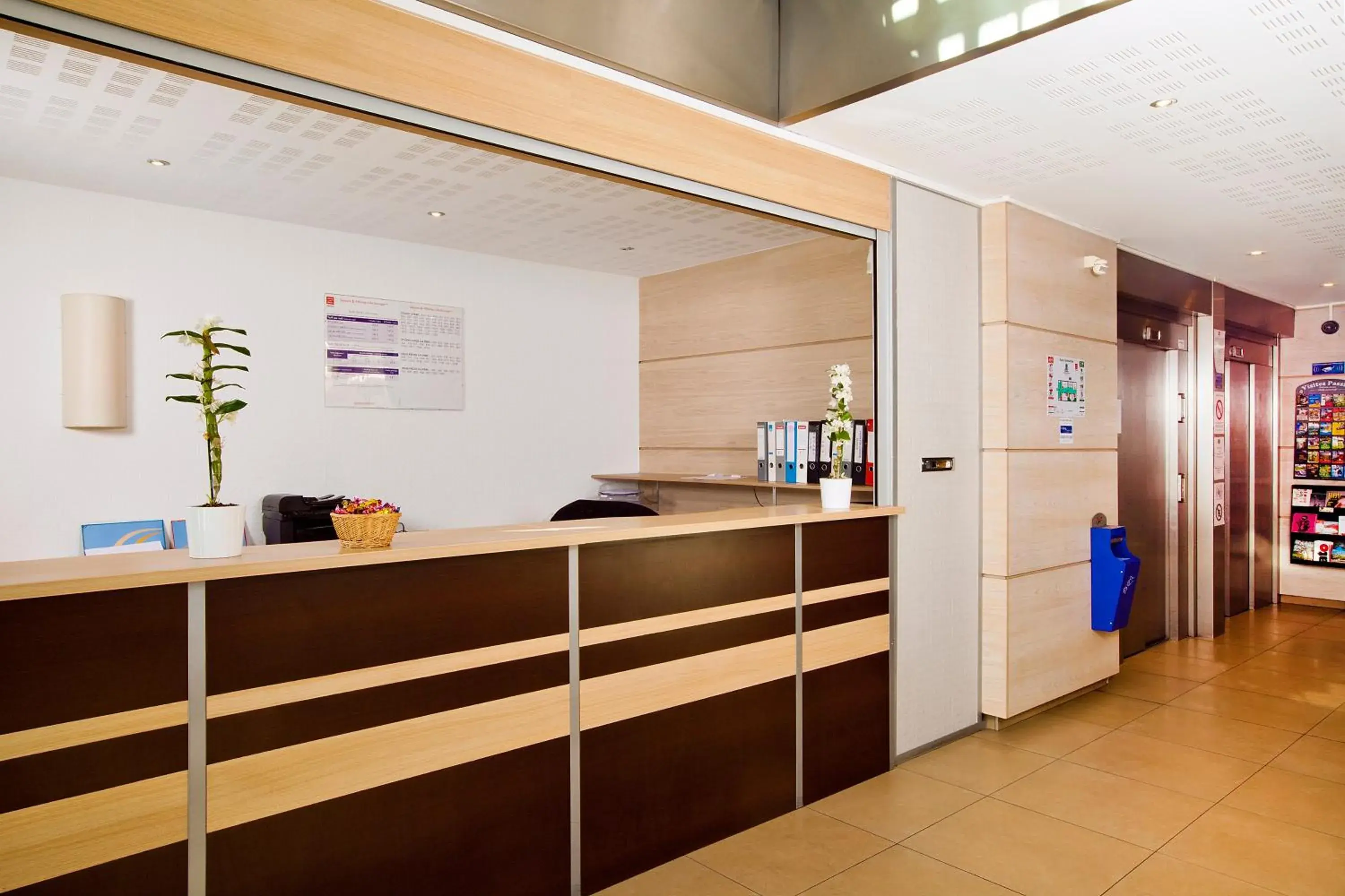 Lobby or reception in Séjours & Affaires Lille Europe Lobby or reception in Séjours & Affaires Lille Europe