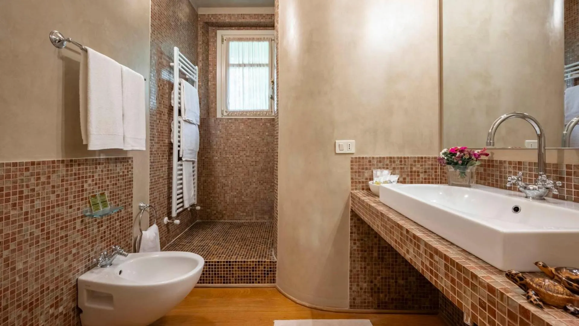 Shower in Tenuta il Sassone - Wine&Food