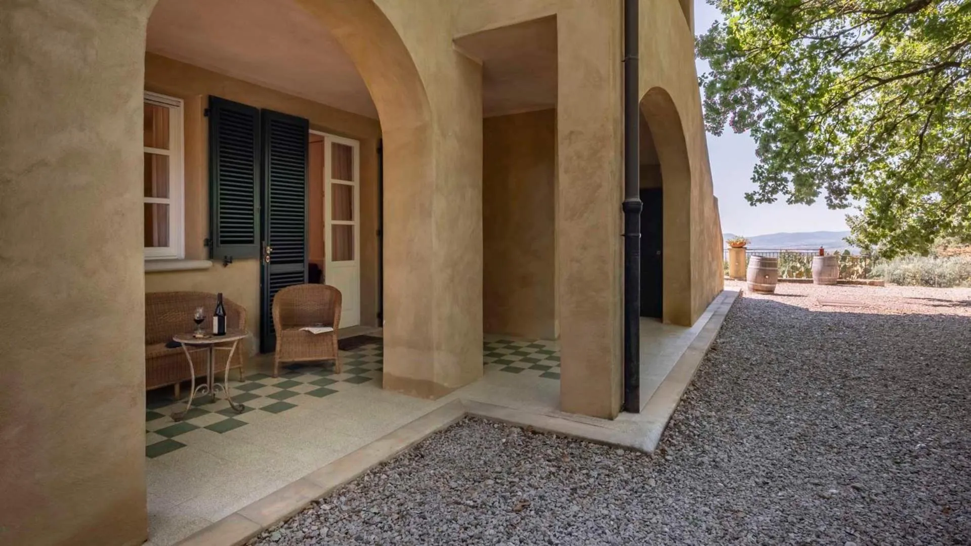 Patio in Tenuta il Sassone - Wine&Food