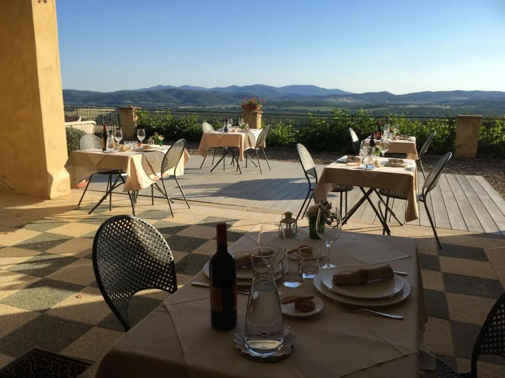 Restaurant/places to eat in Tenuta il Sassone - Wine&Food