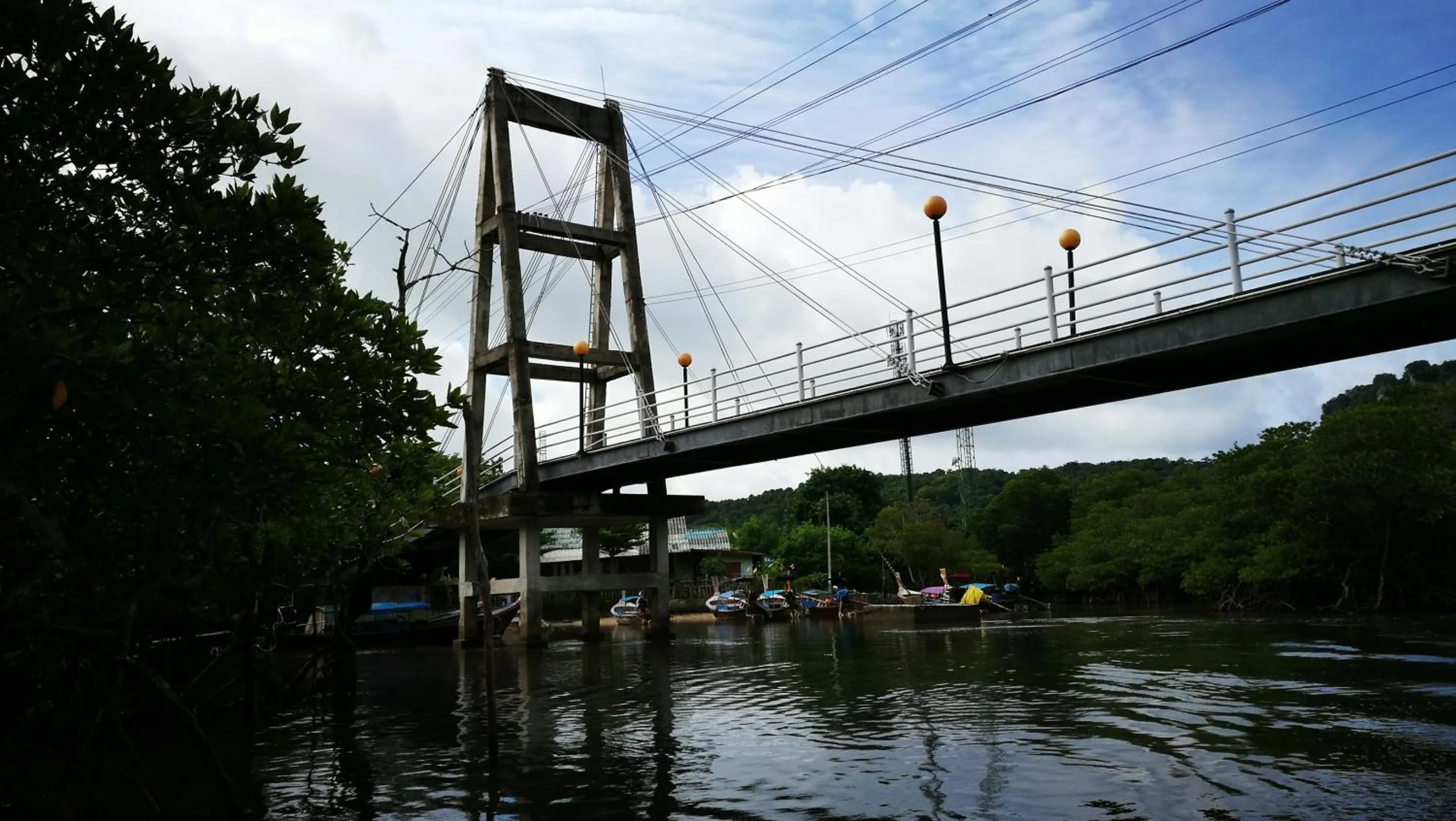 Day in PP Red Tuna Hut