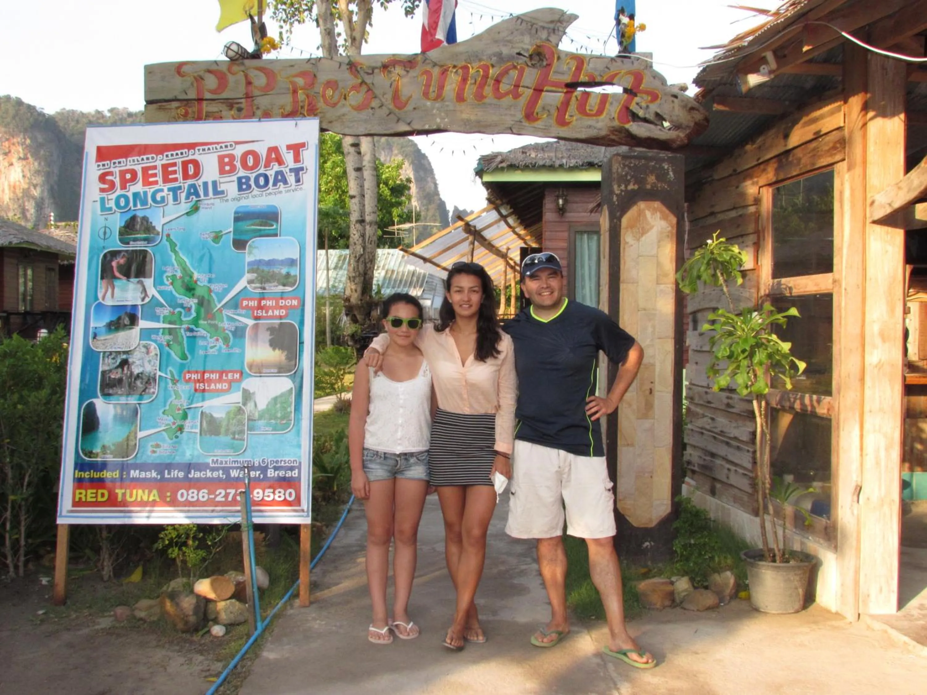 Day in PP Red Tuna Hut