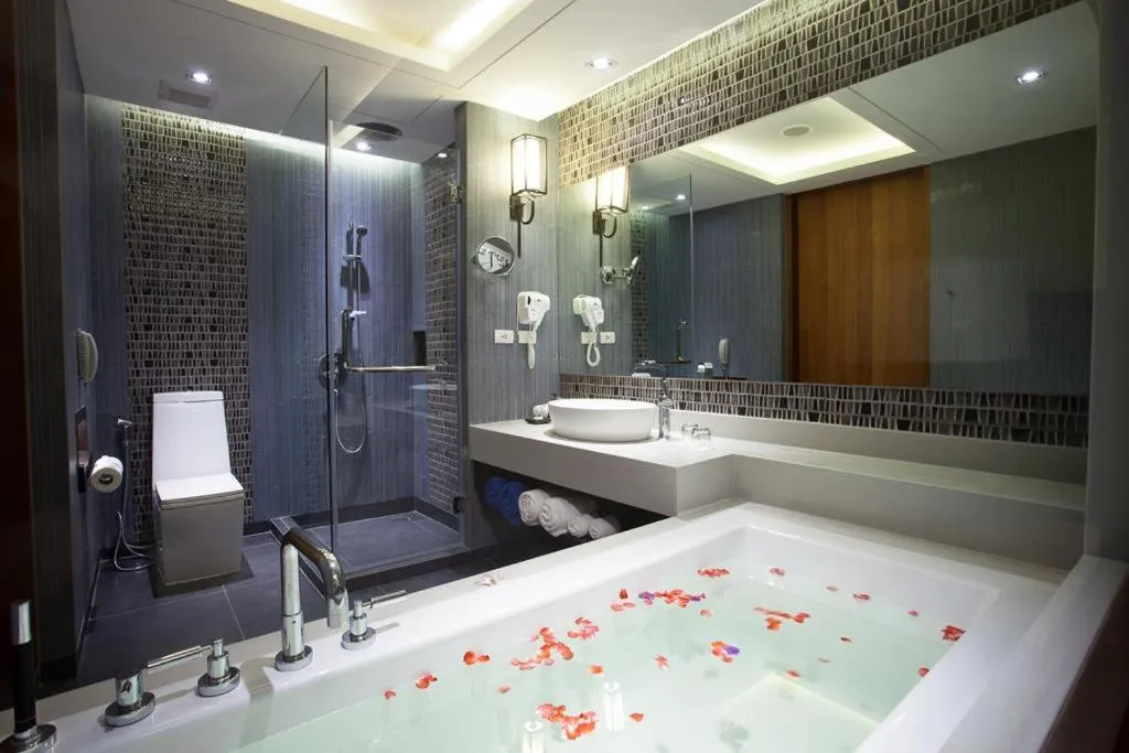 Graceland Khaolak Beachfront Resort