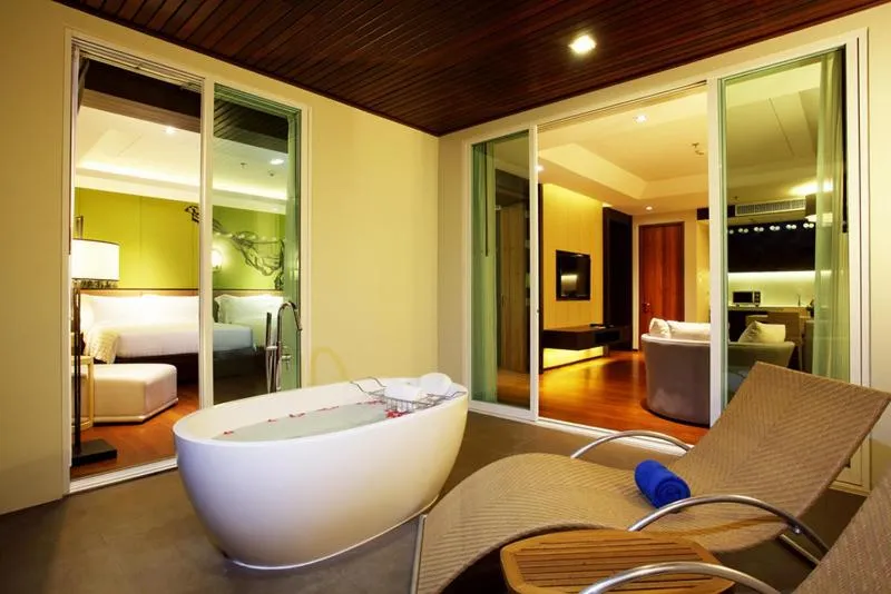 Graceland Khaolak Beachfront Resort