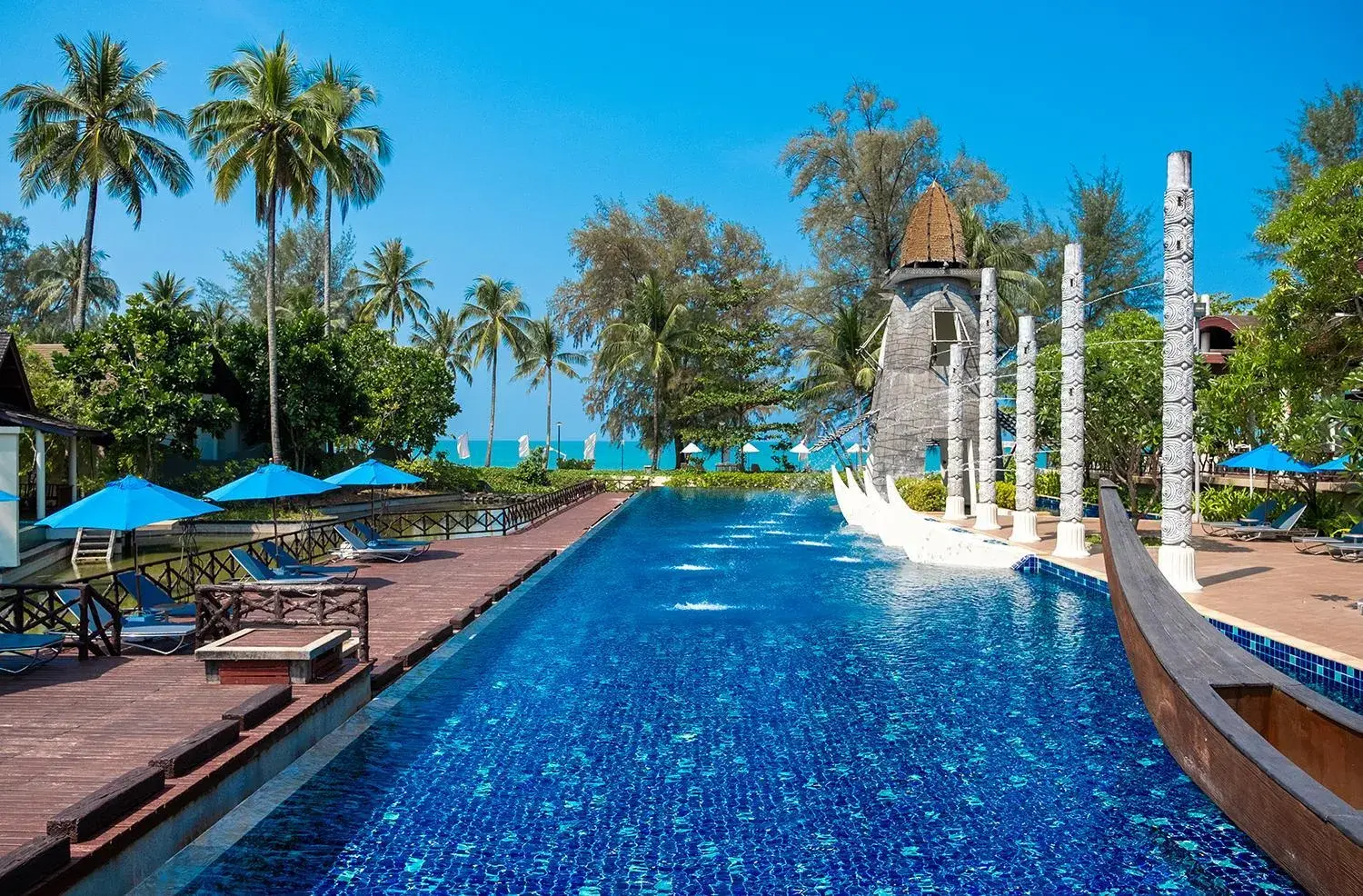 Swimming pool in Graceland Khaolak Beachfront Resort Swimming pool in Graceland Khaolak Beachfront Resort