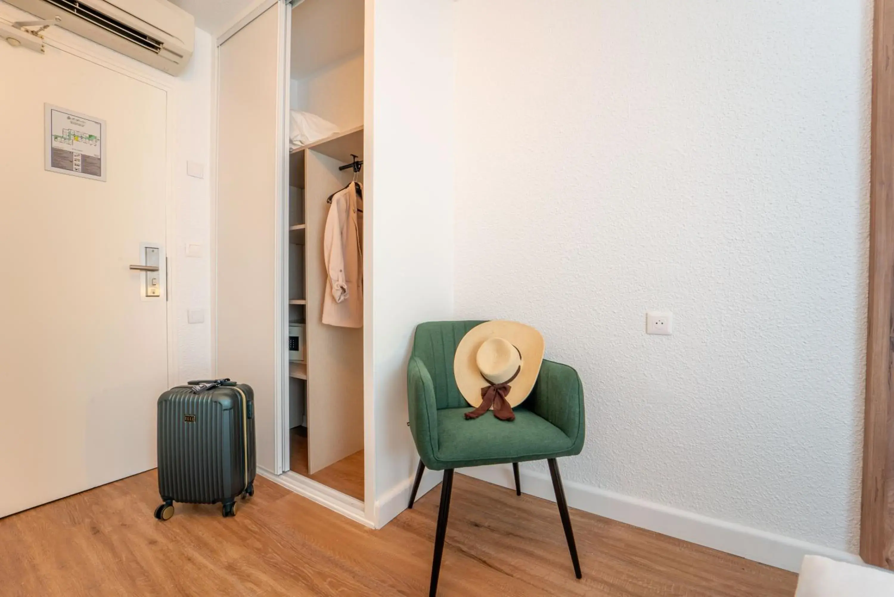 furniture in Hôtel Restaurant La Forestière furniture in Hôtel Restaurant La Forestière