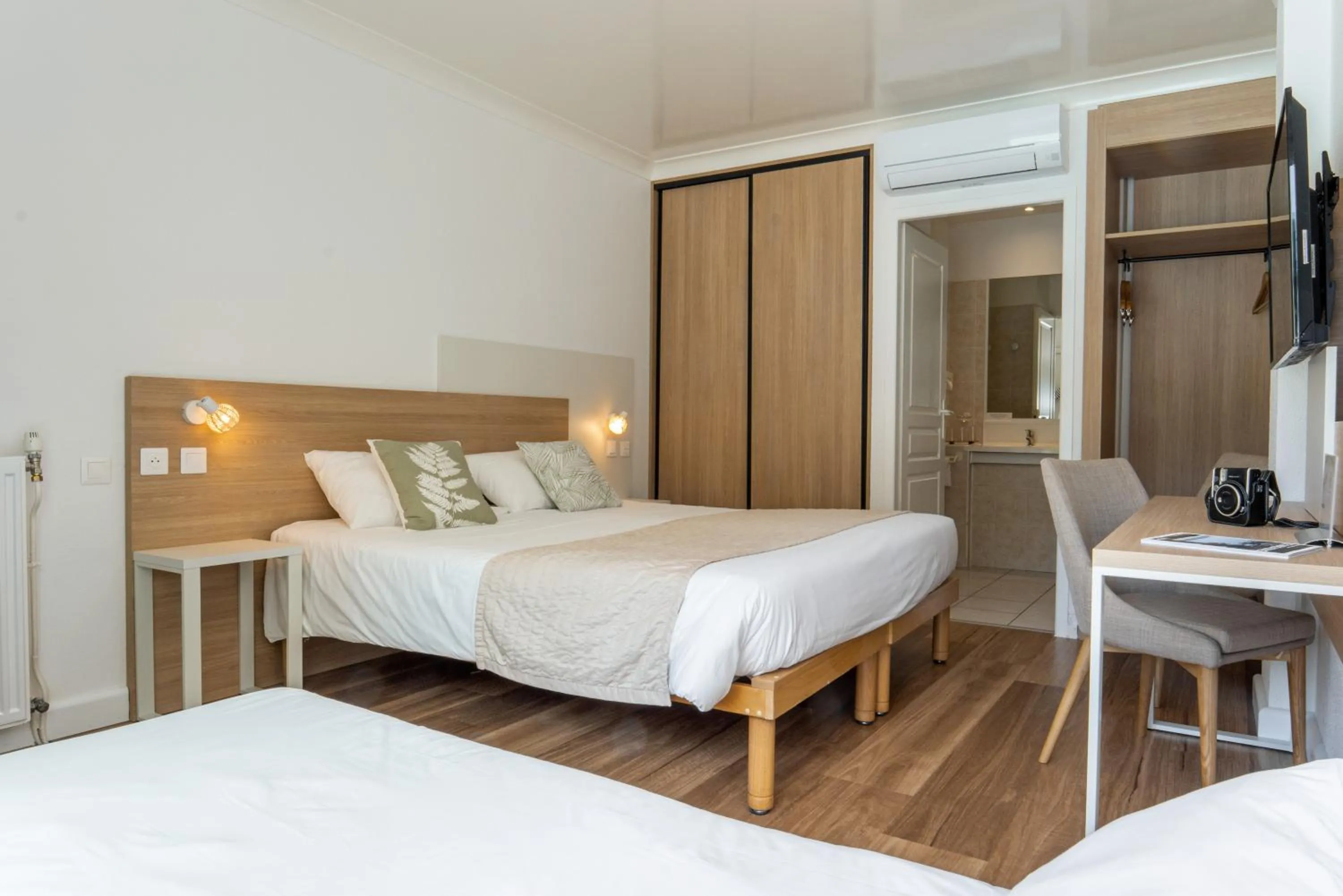 Photo of the whole room, Bed in Hôtel Restaurant La Forestière