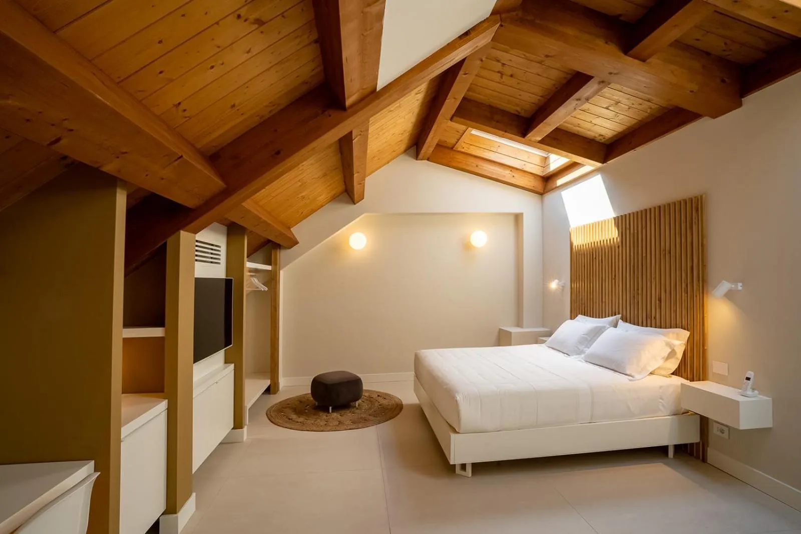 Bedroom, Bed in Villa Corallo