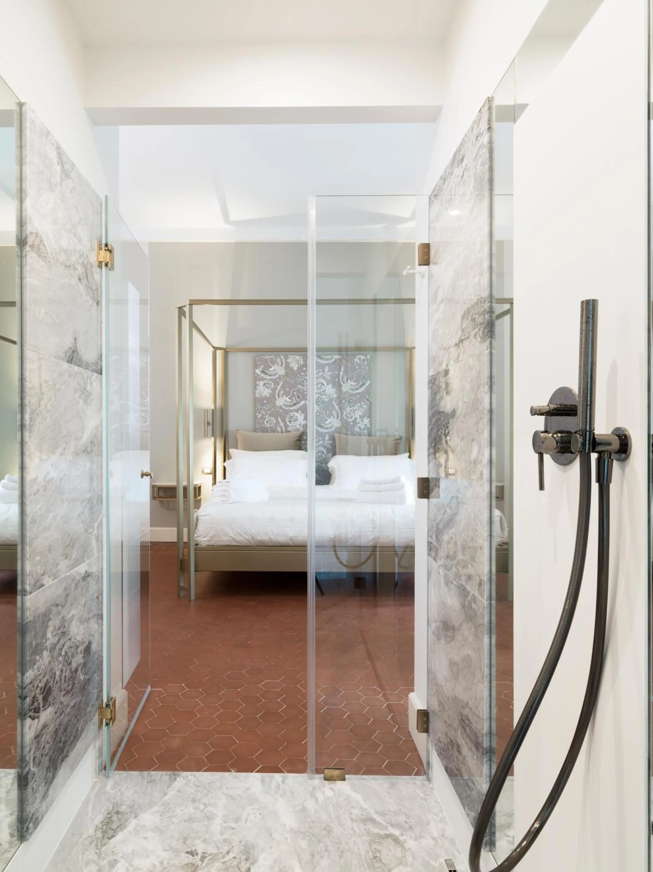 Shower, Bed in Villa Corallo