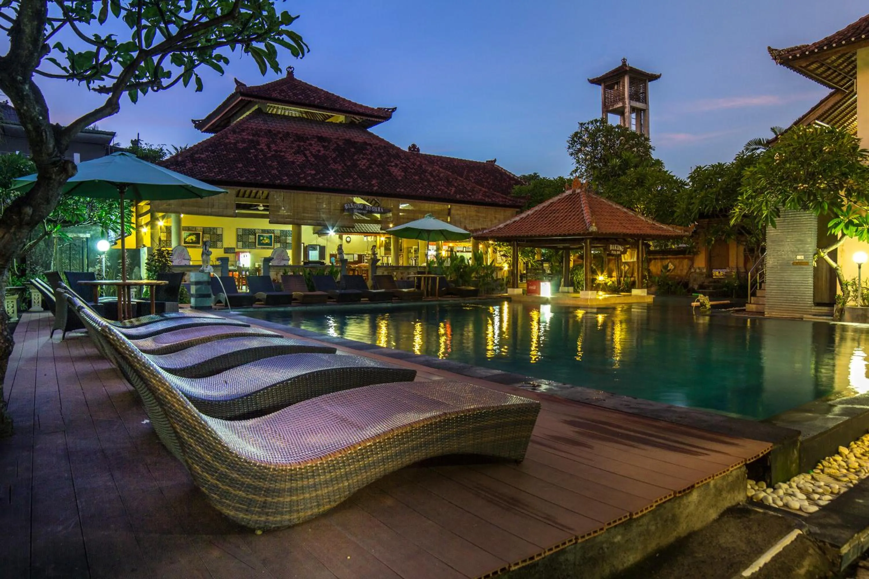 Swimming pool in Bakung Beach Resort
