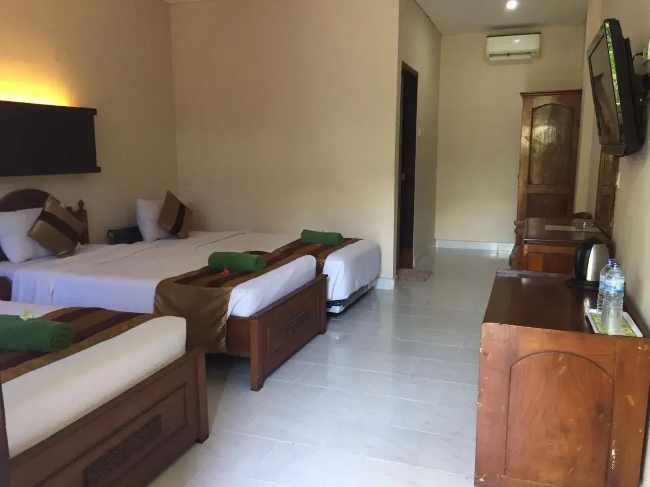 Bed in Bakung Beach Resort Bed in Bakung Beach Resort