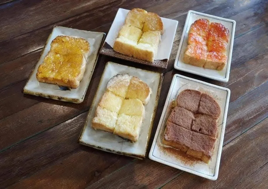 Boutique Poo-Yai Lee