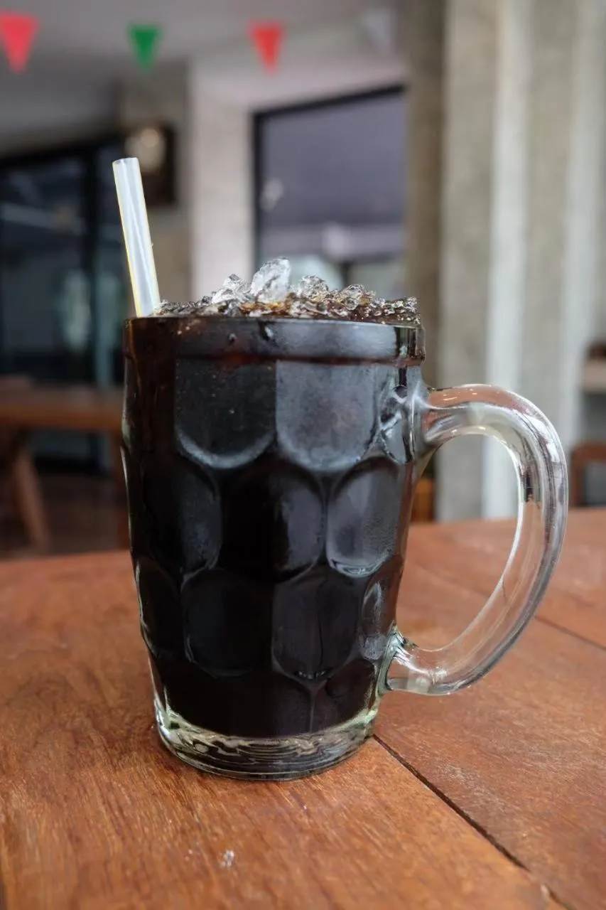 Boutique Poo-Yai Lee