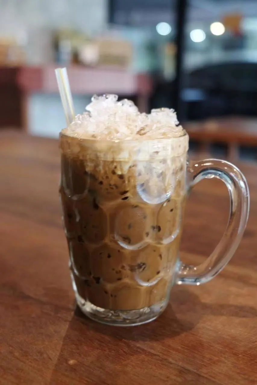 Boutique Poo-Yai Lee