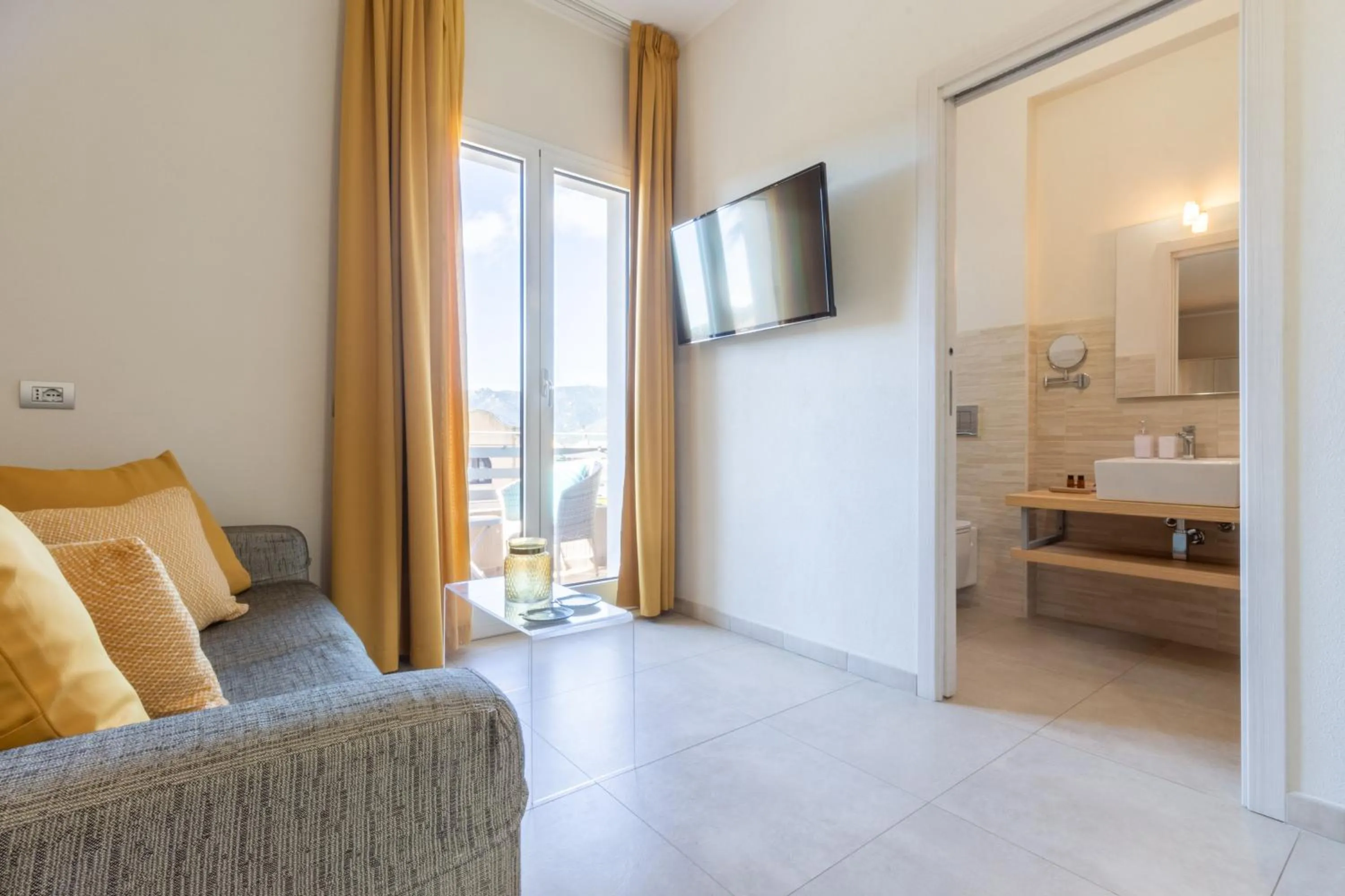 TV and multimedia in New Ca'Mea