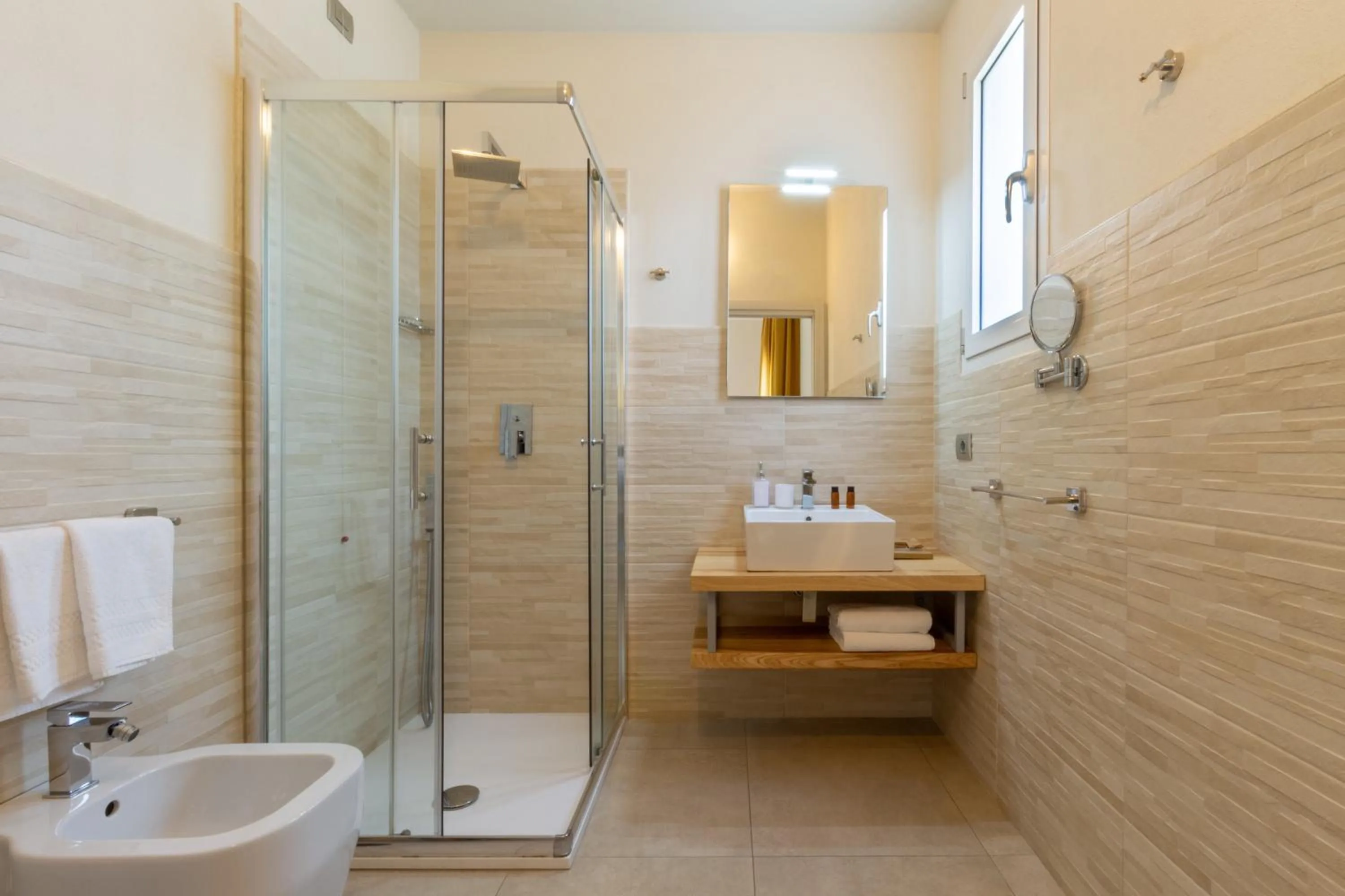 Shower in New Ca'Mea