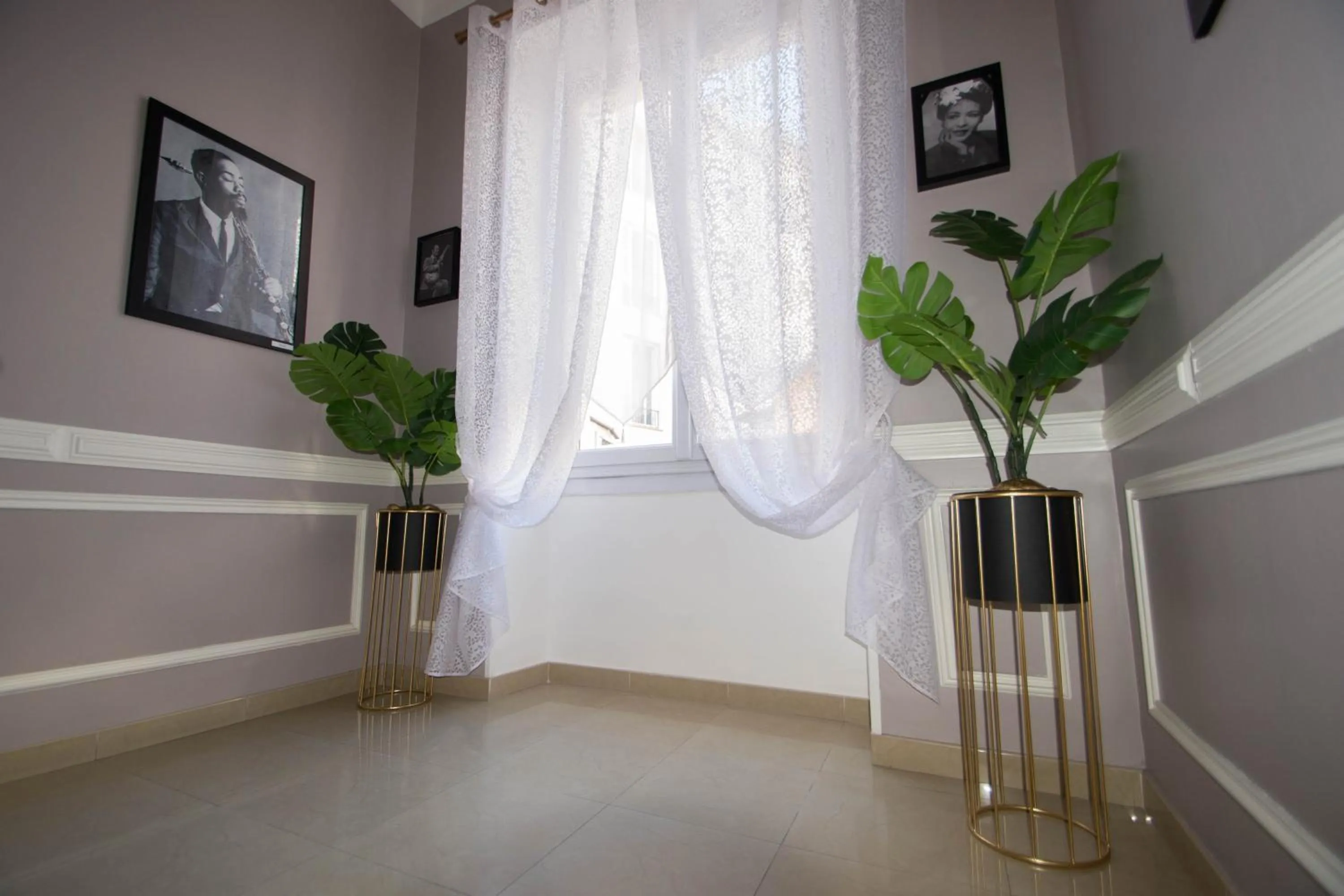 Decorative detail in Hôtel Parisien