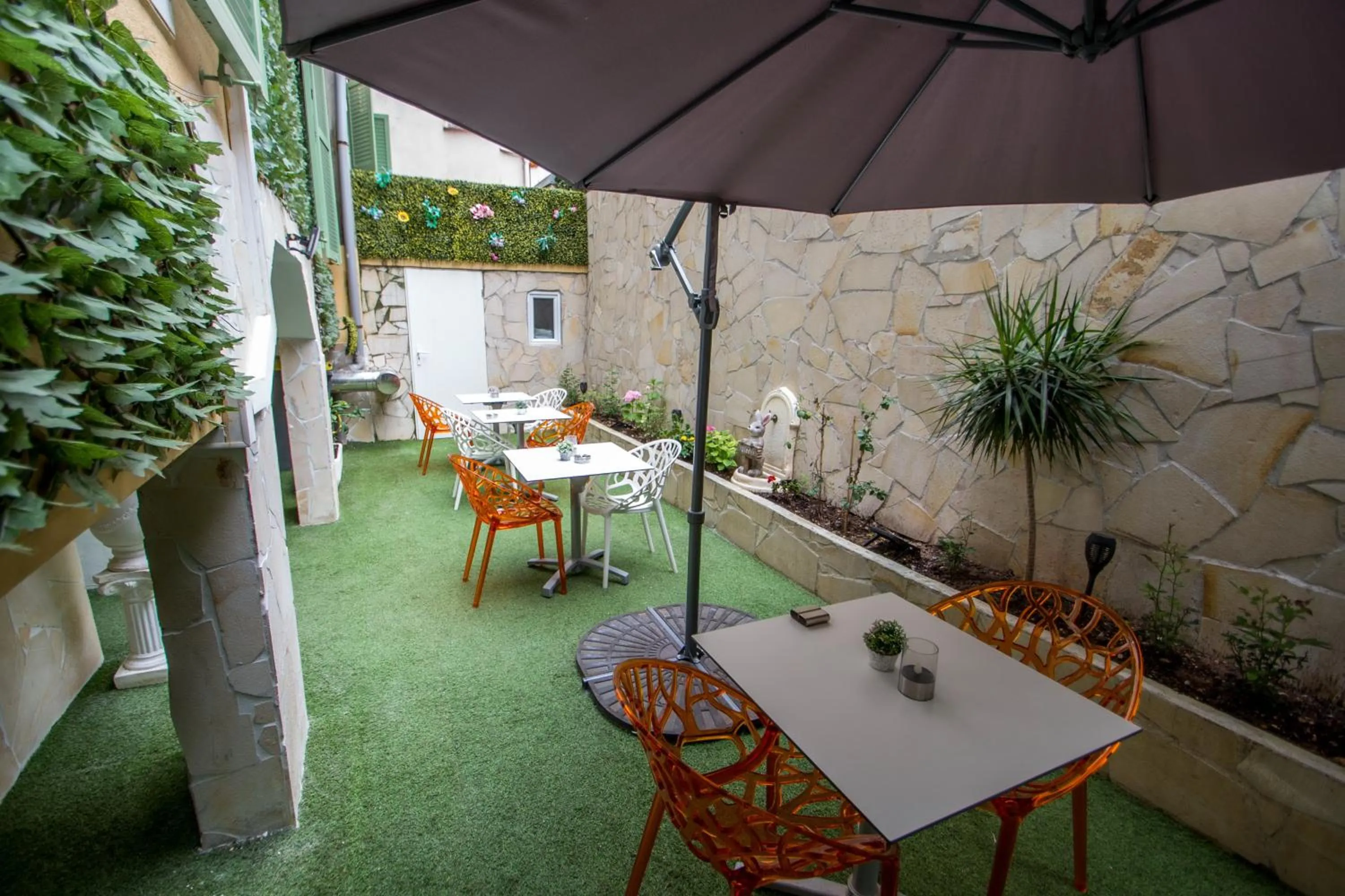 Garden in Hôtel Parisien