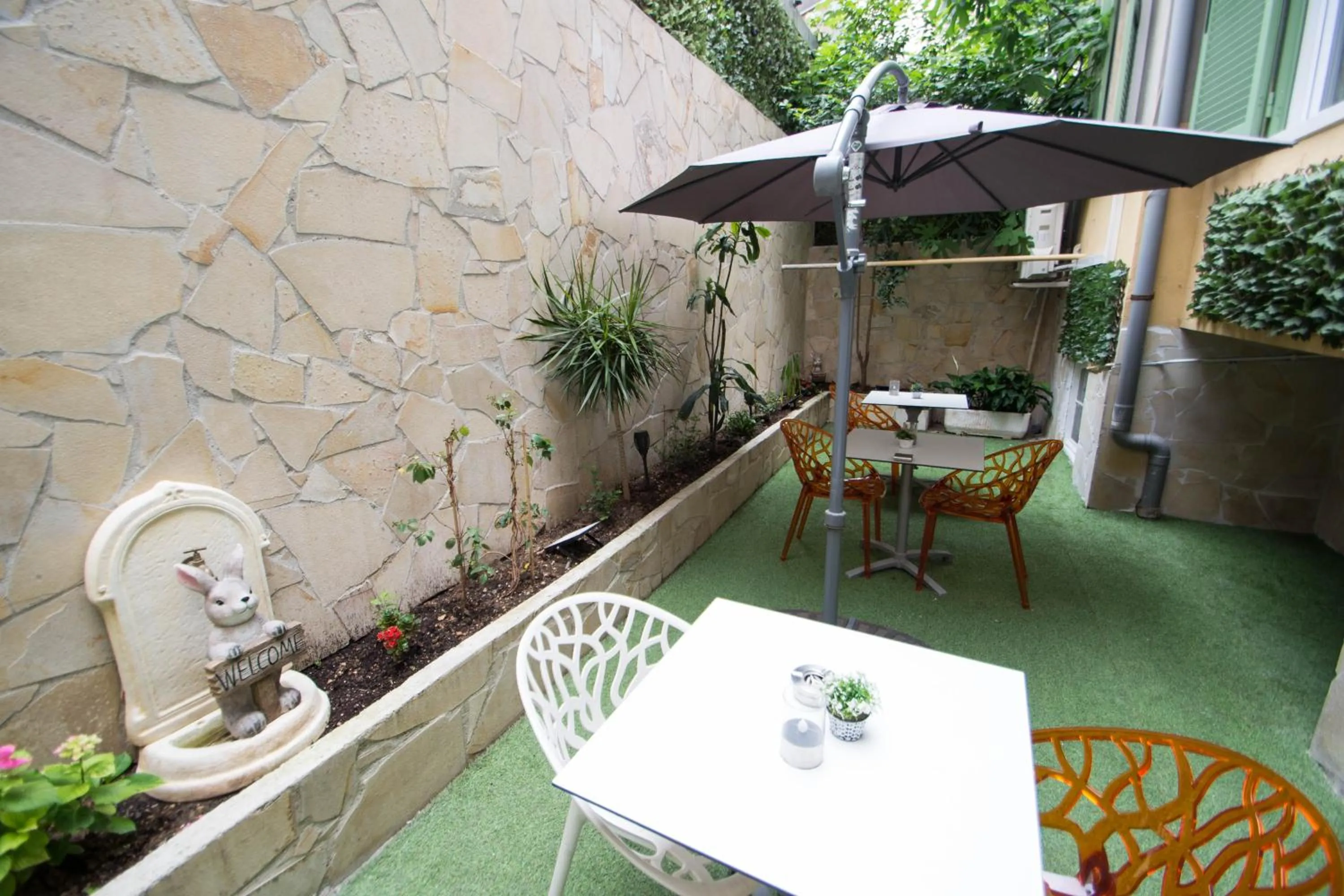 Garden in Hôtel Parisien