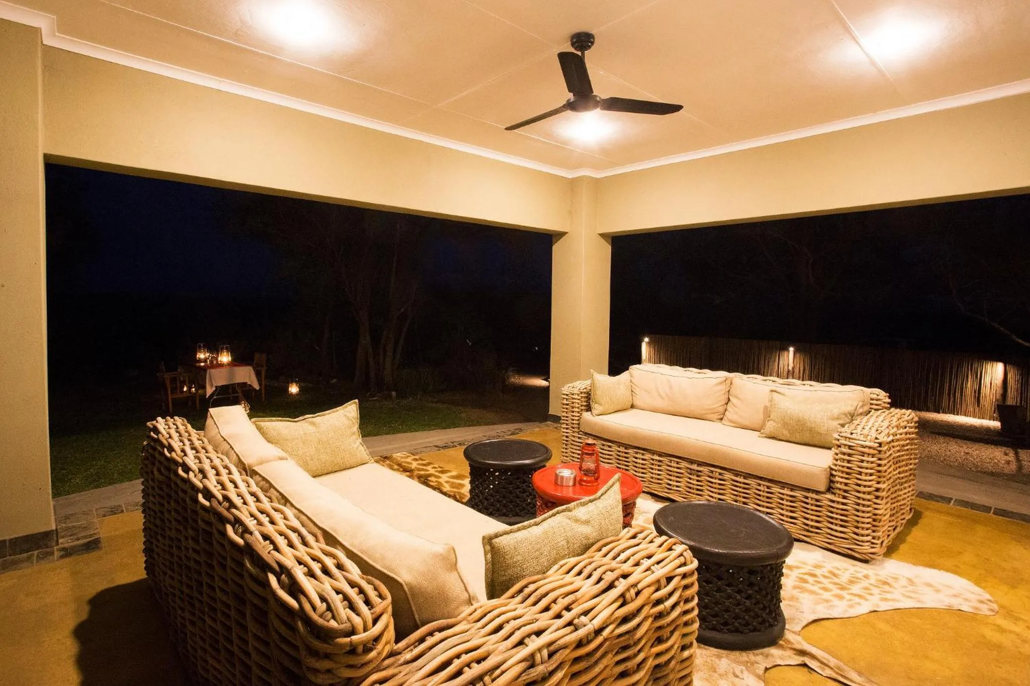 Communal lounge/ TV room in isiLimela Game Lodge