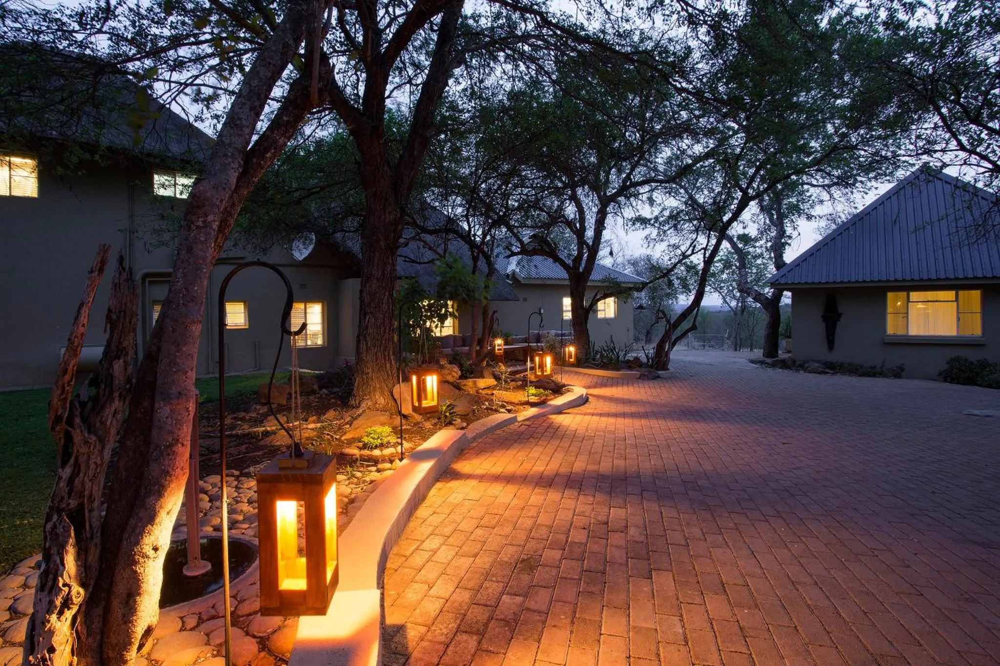 Communal lounge/ TV room in isiLimela Game Lodge