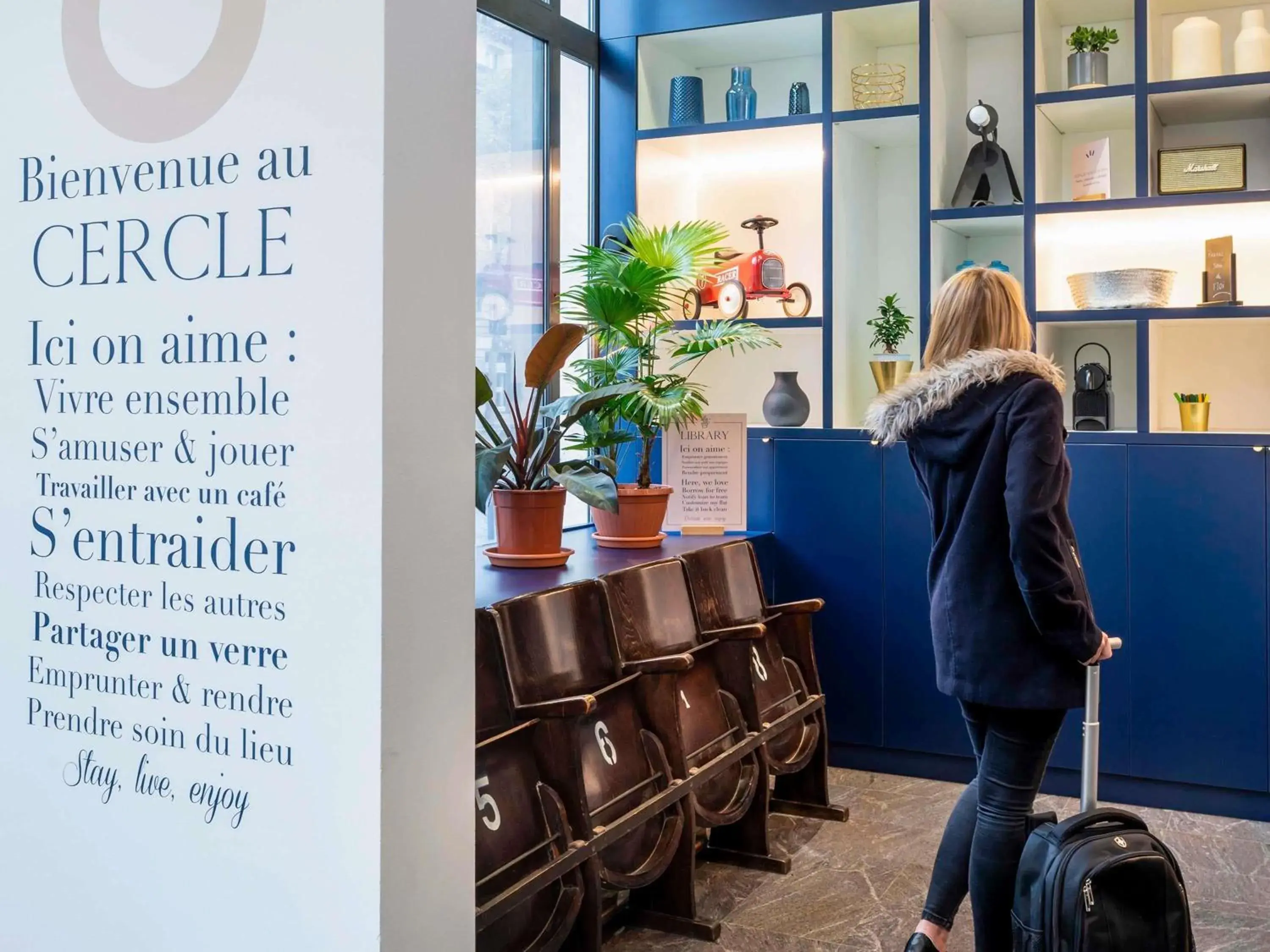 Property building in Aparthotel Adagio Paris Haussmann Champs Elysées Property building in Aparthotel Adagio Paris Haussmann Champs Elysées