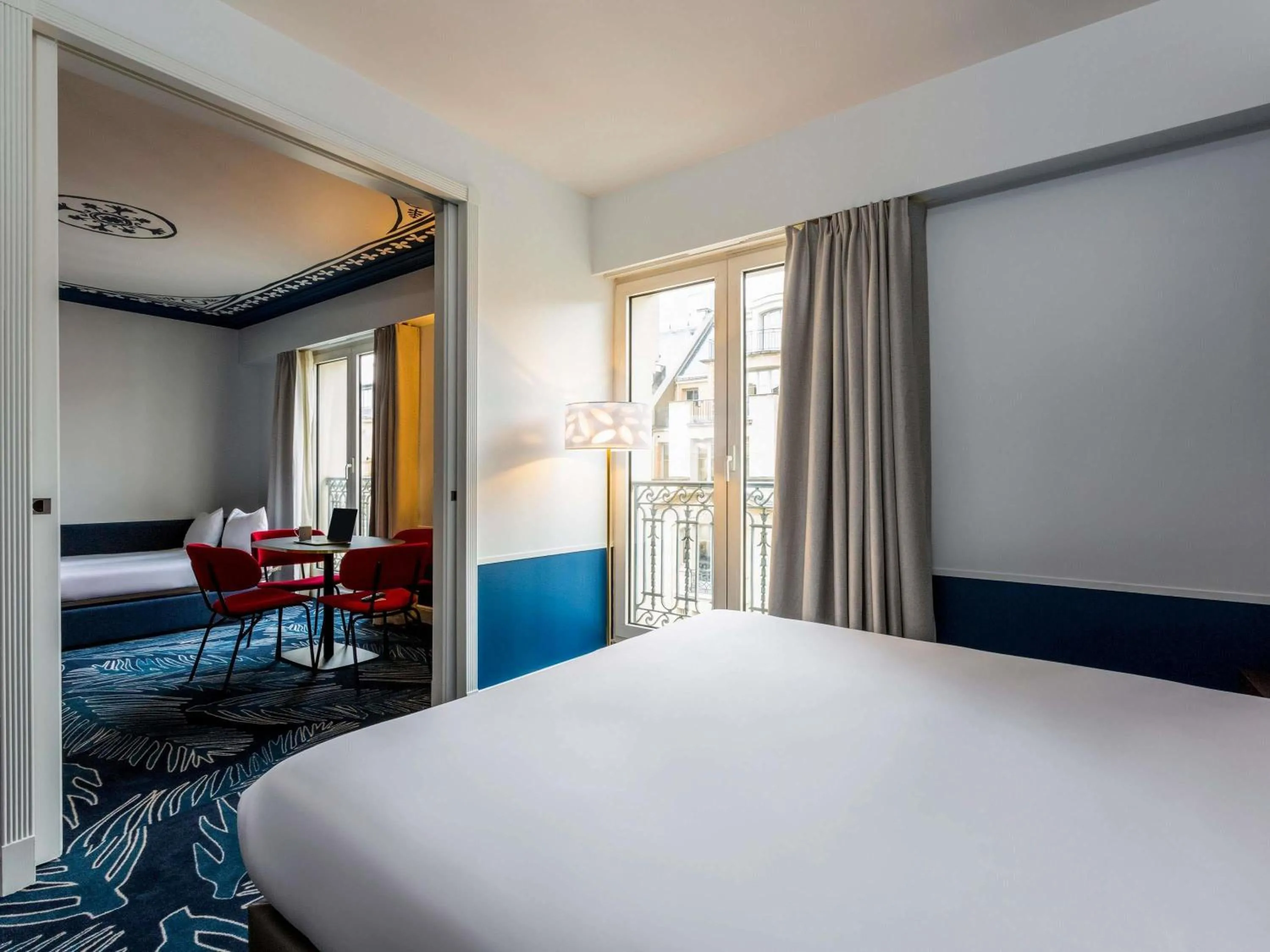 Bedroom, Bed in Aparthotel Adagio Paris Haussmann Champs Elysées