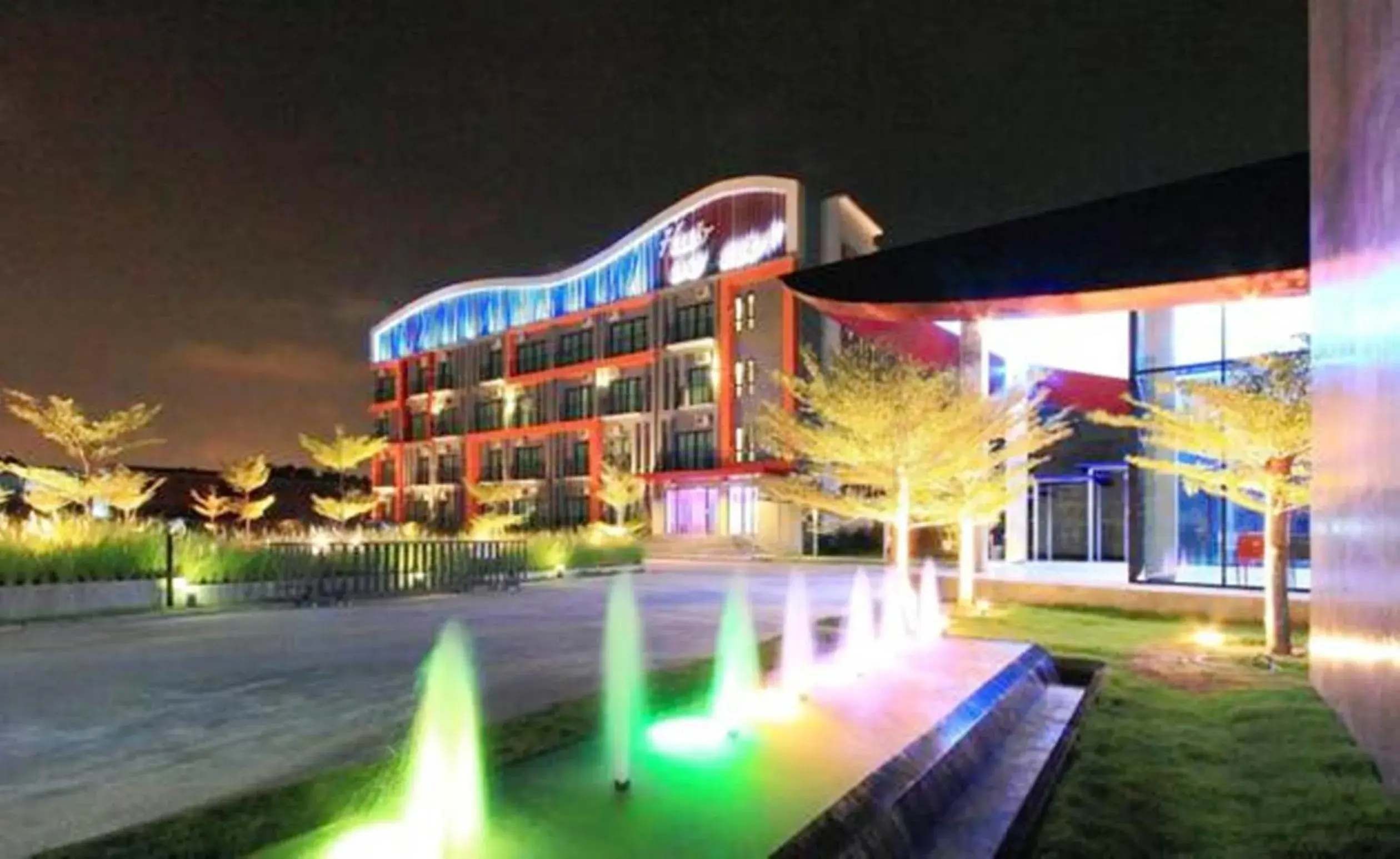 Facade/entrance in Hub de Leaf @ Rayong Facade/entrance in Hub de Leaf @ Rayong