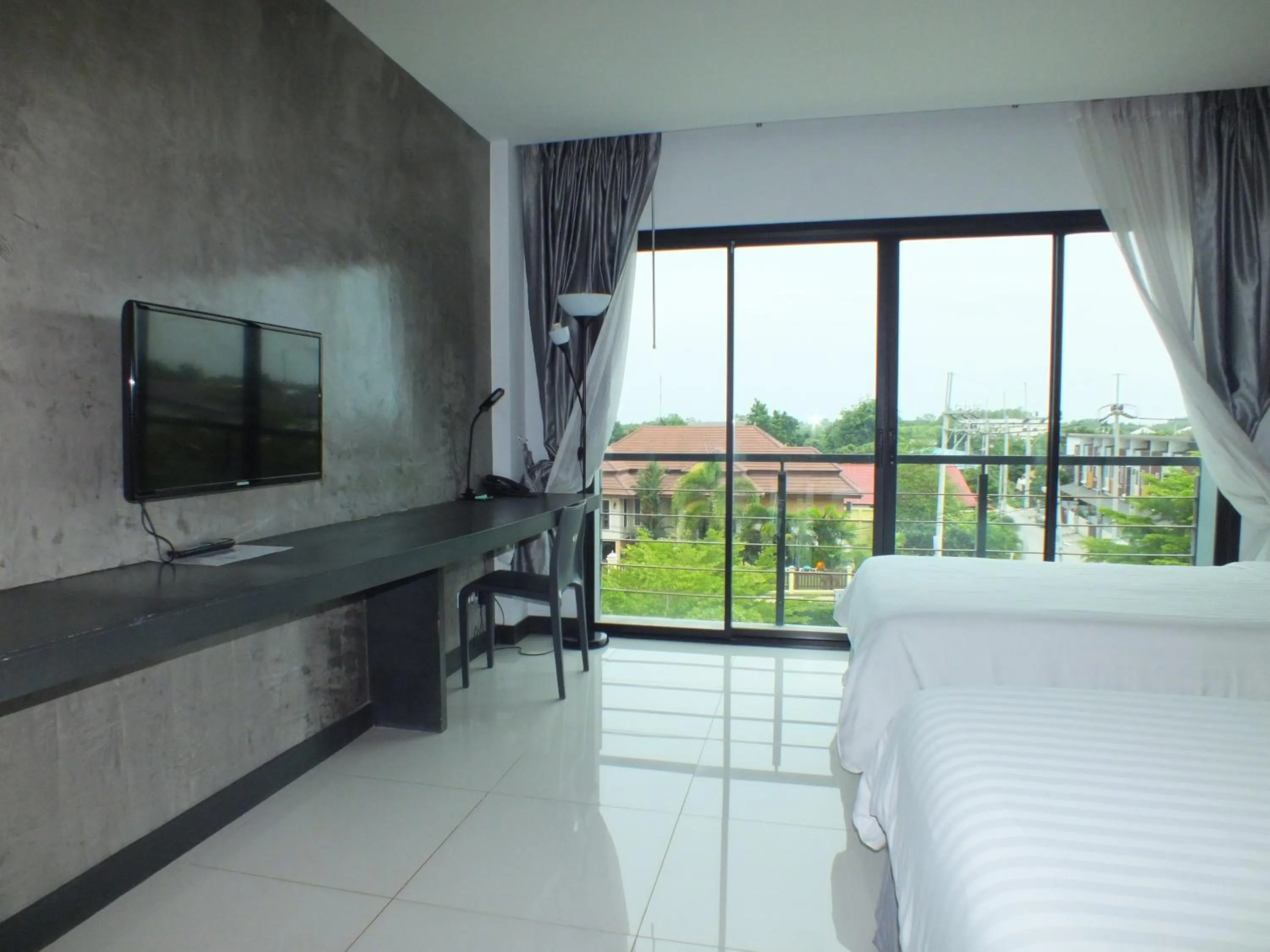 Photo of the whole room, Bed in Hub de Leaf @ Rayong