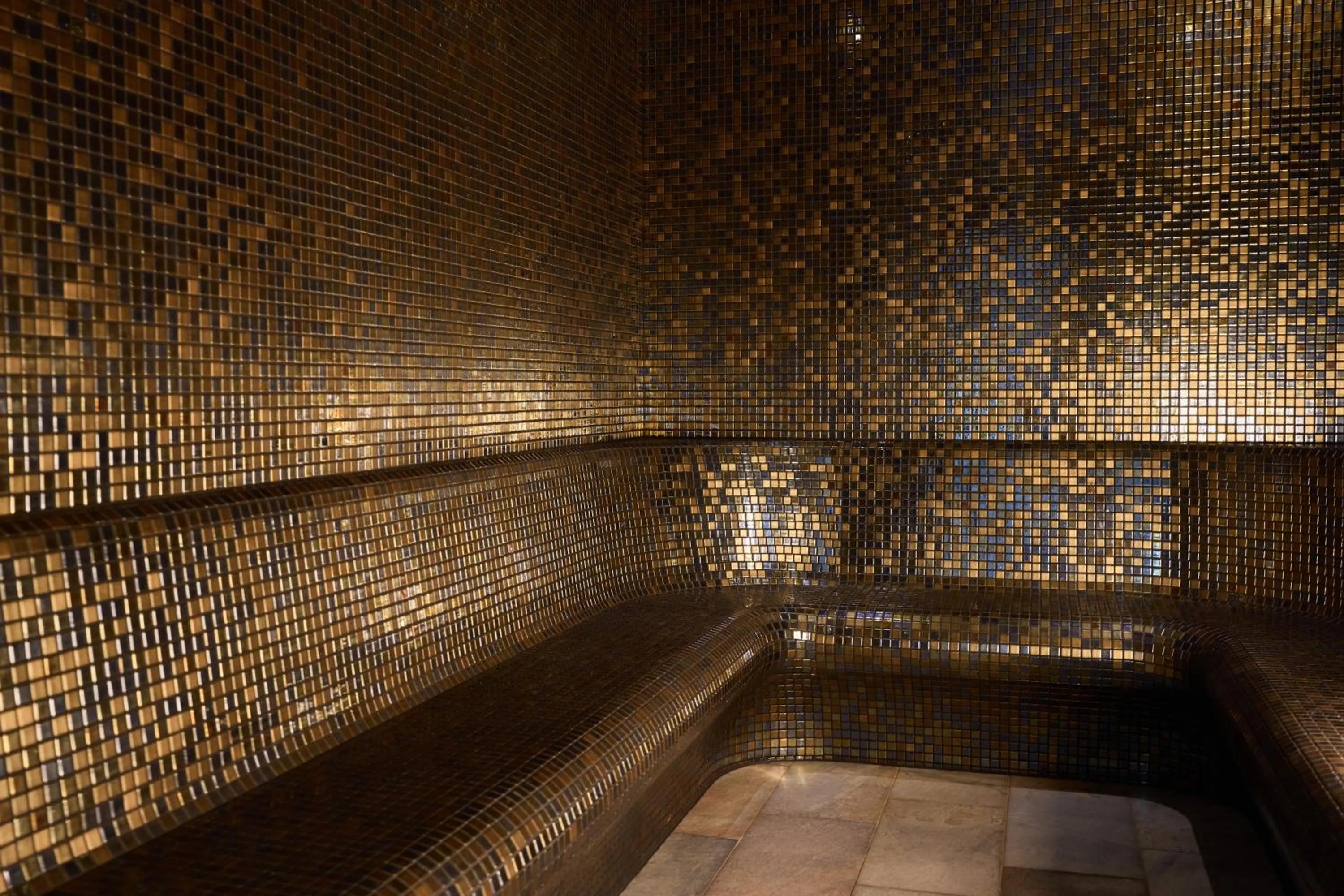 Spa and wellness centre/facilities in Haven Hotel Rotterdam, Curio Collection by Hilton