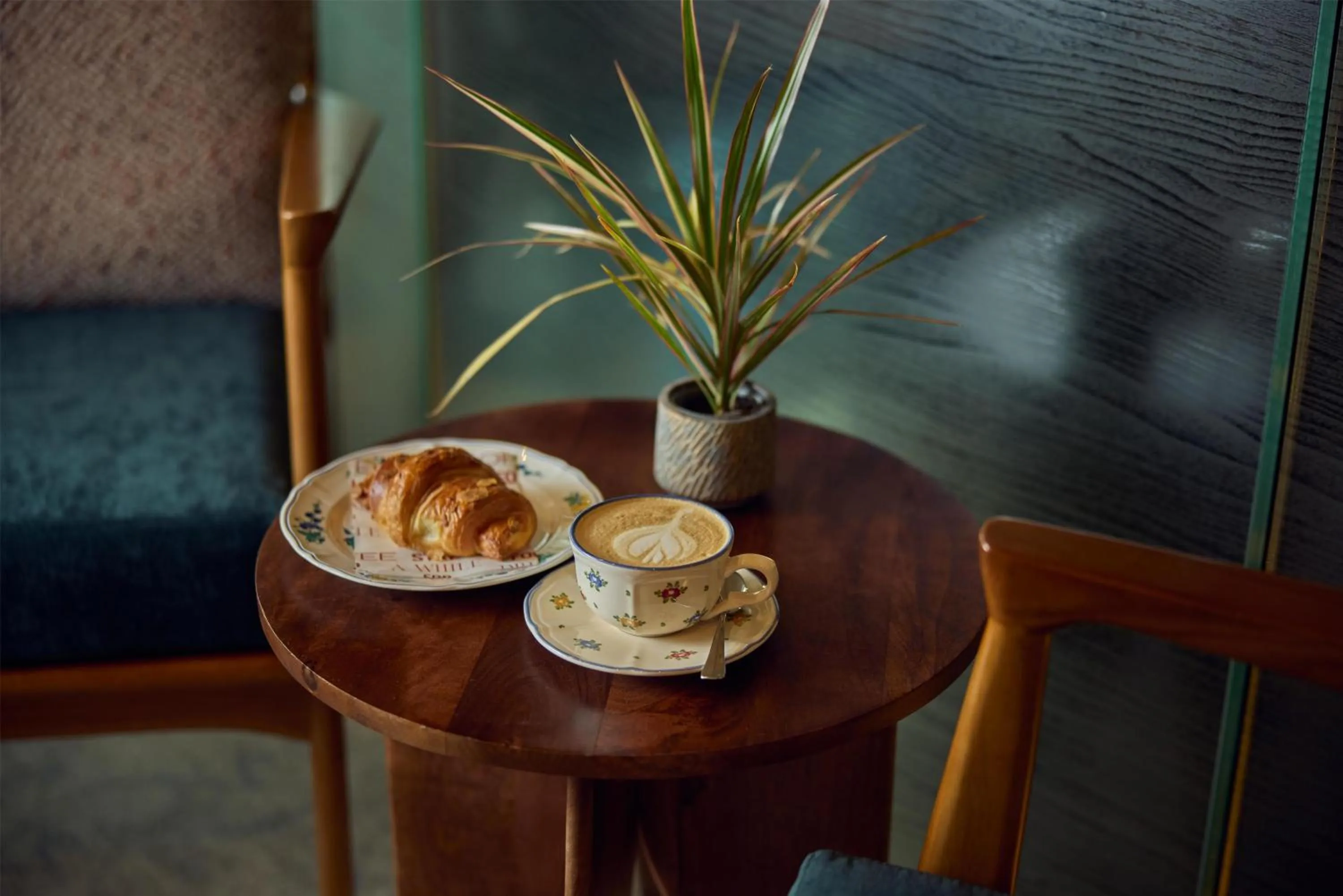 Restaurant/places to eat in Haven Hotel Rotterdam, Curio Collection by Hilton