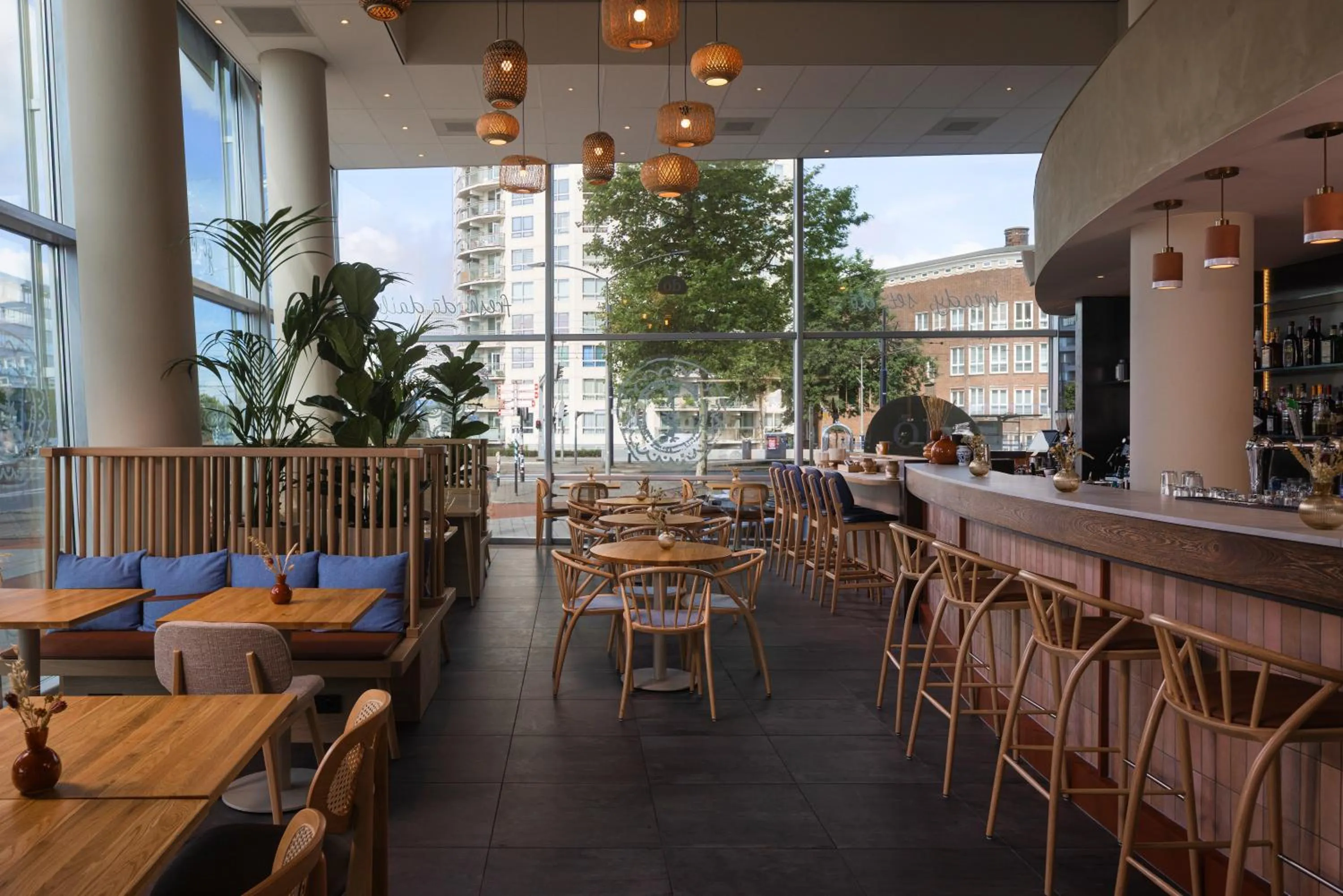 Restaurant/places to eat in Haven Hotel Rotterdam, Curio Collection by Hilton