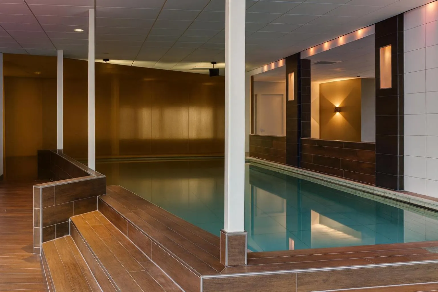 Spa and wellness centre/facilities in Haven Hotel Rotterdam, Curio Collection by Hilton