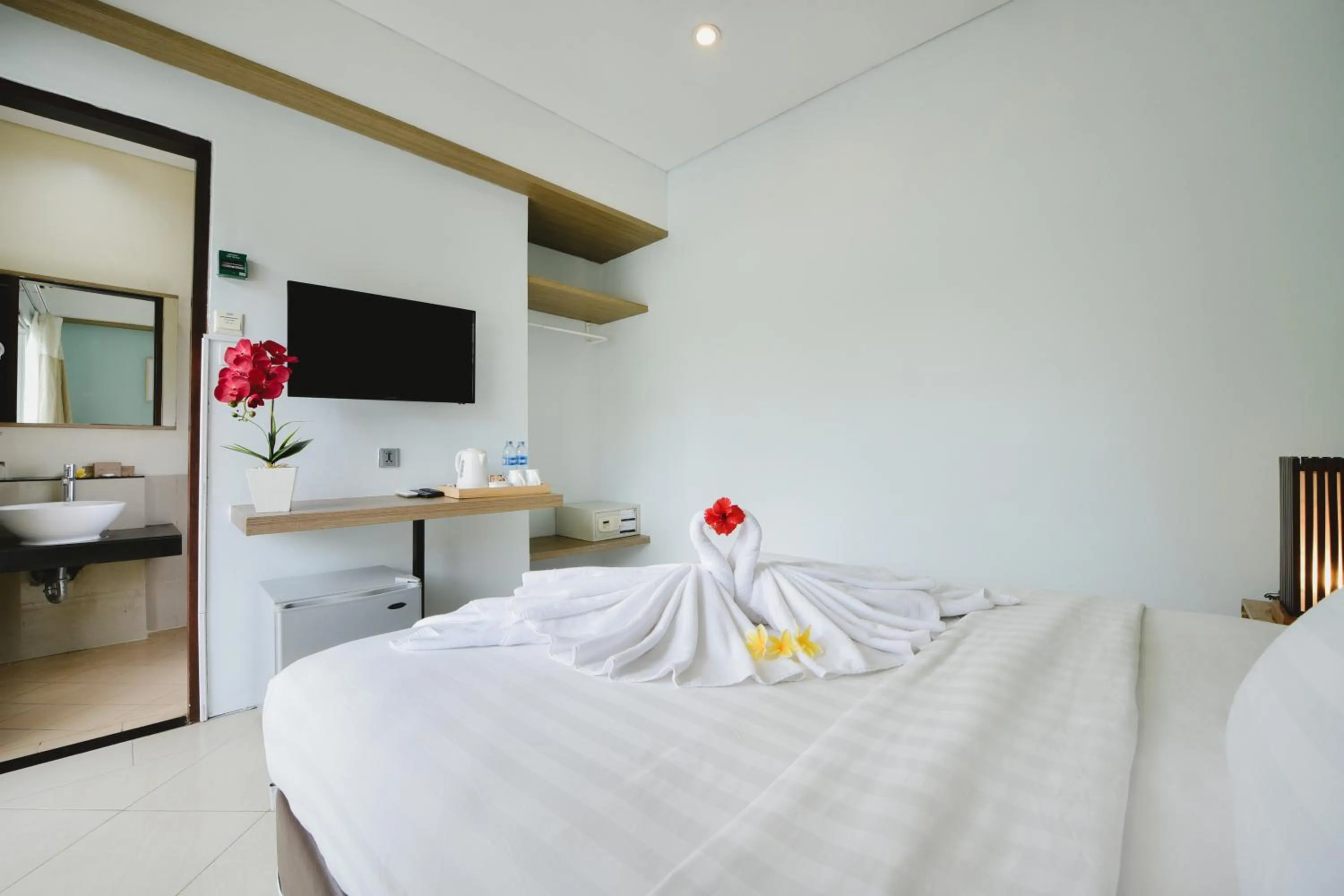 Bedroom, Bed in Bali Breezz Hotel