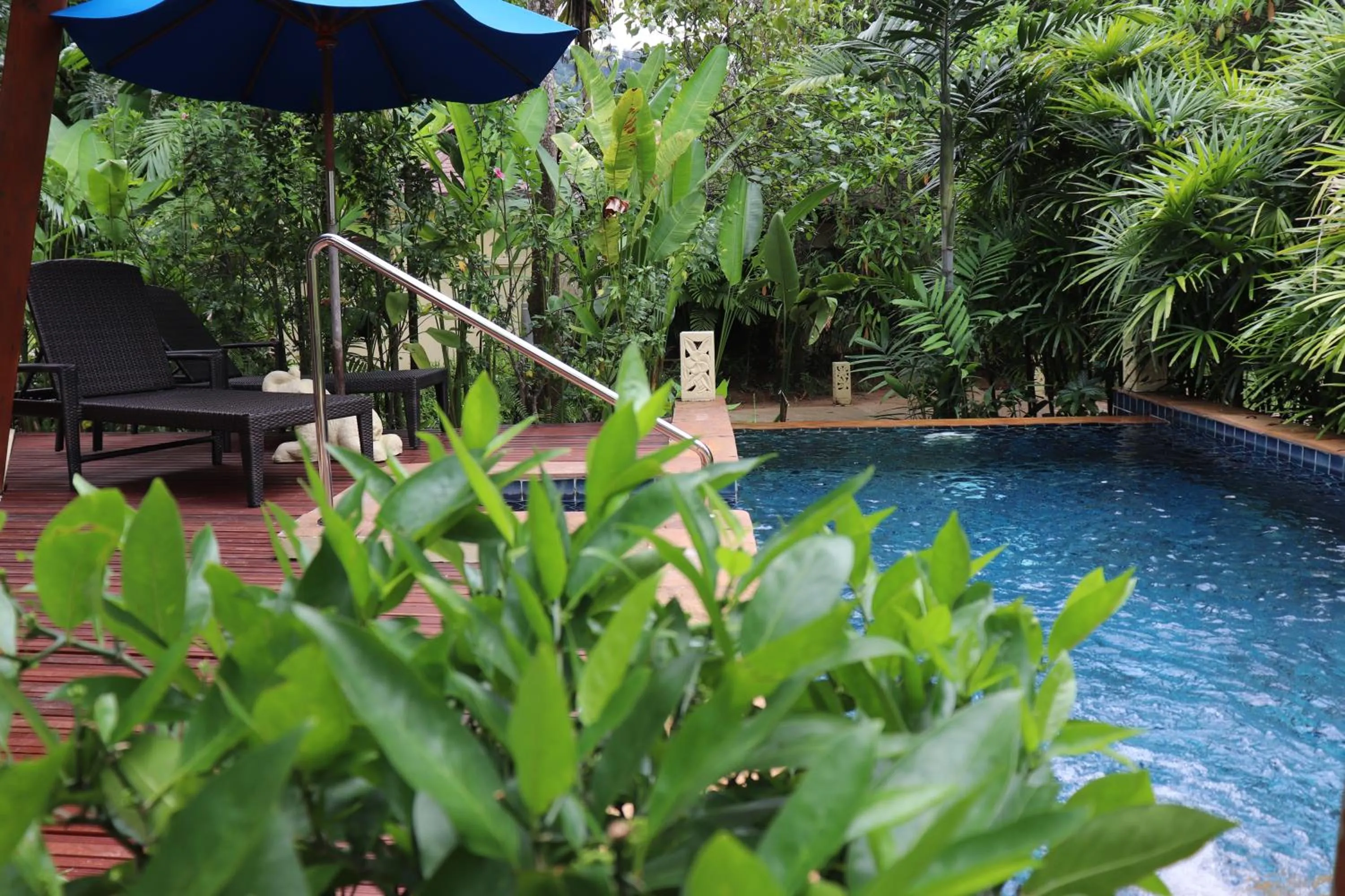 Swimming pool in Seaview Resort Khao Lak - SHA Plus