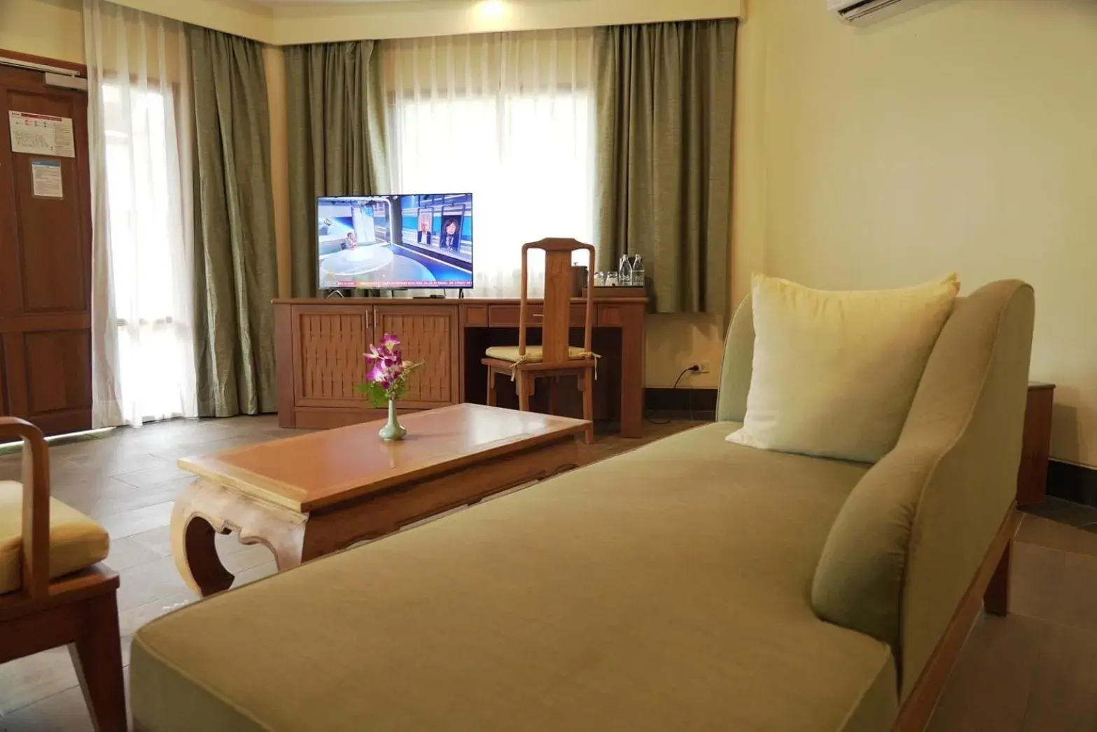 Seating area in Seaview Resort Khao Lak - SHA Plus Seating area in Seaview Resort Khao Lak - SHA Plus