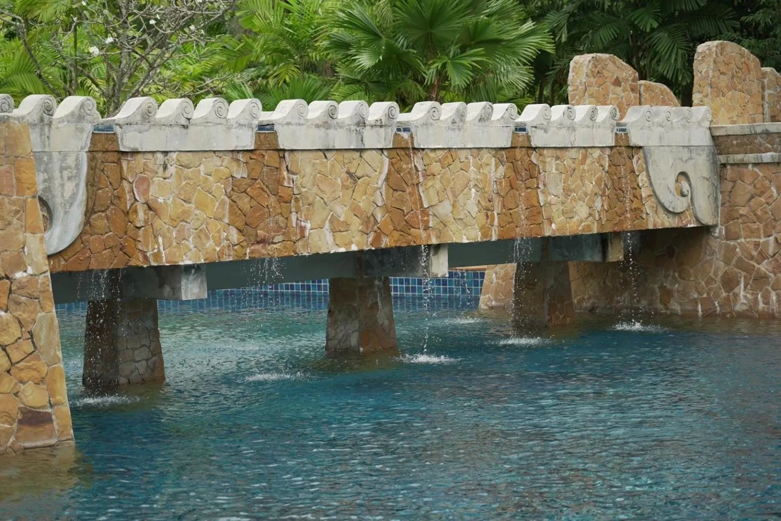 Swimming pool in Seaview Resort Khao Lak - SHA Plus