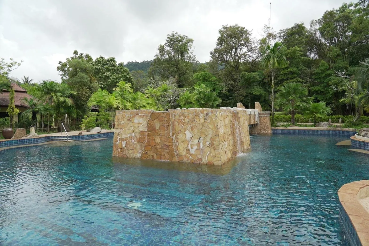 Swimming pool in Seaview Resort Khao Lak - SHA Plus