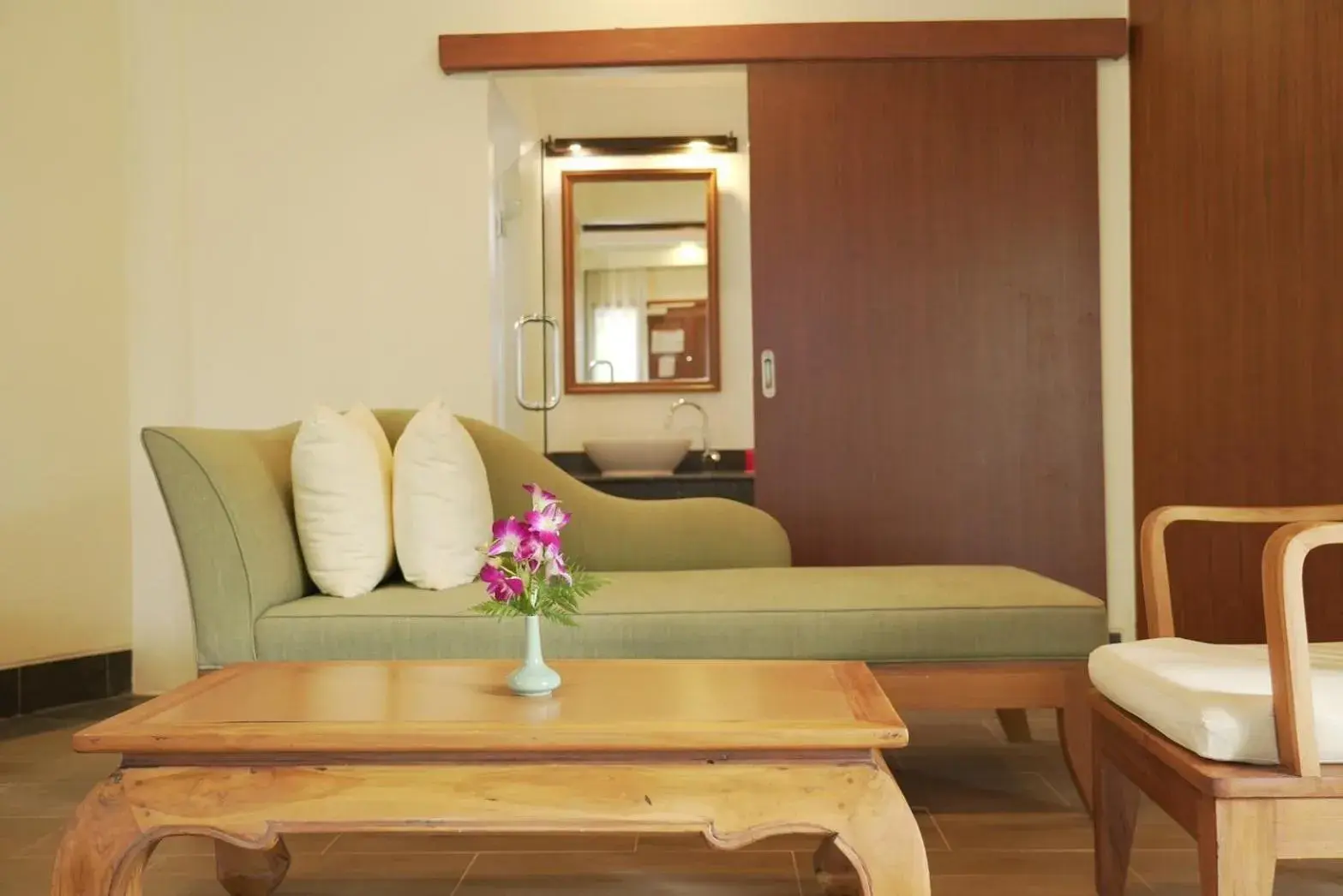 Seating area in Seaview Resort Khao Lak - SHA Plus Seating area in Seaview Resort Khao Lak - SHA Plus