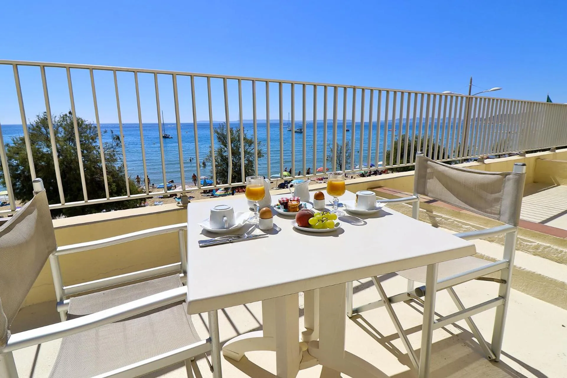 Balcony/Terrace in Hôtel Beau Rivage