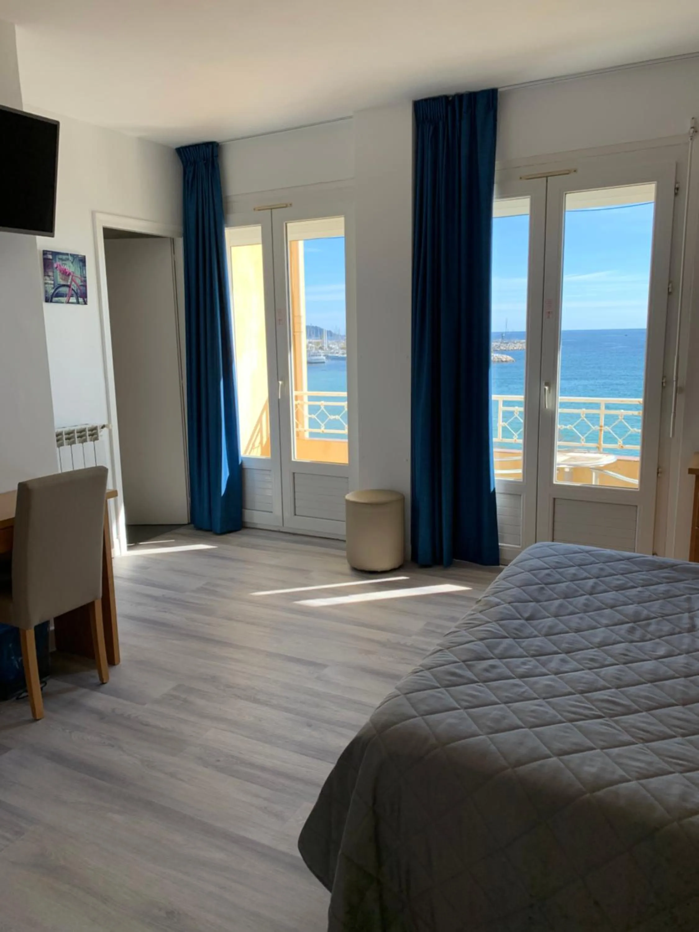 Photo of the whole room in Hôtel Beau Rivage