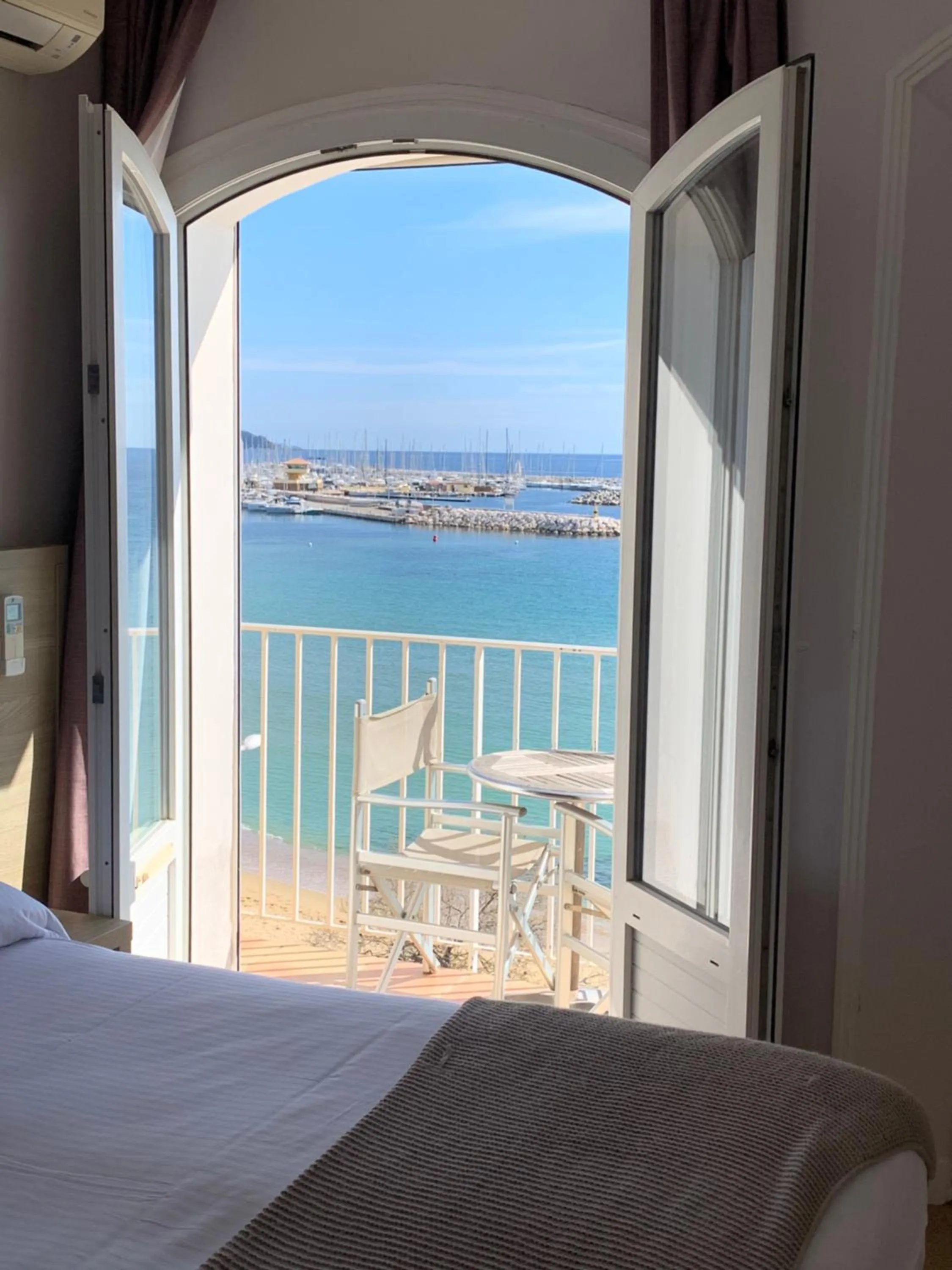 Balcony/Terrace in Hôtel Beau Rivage