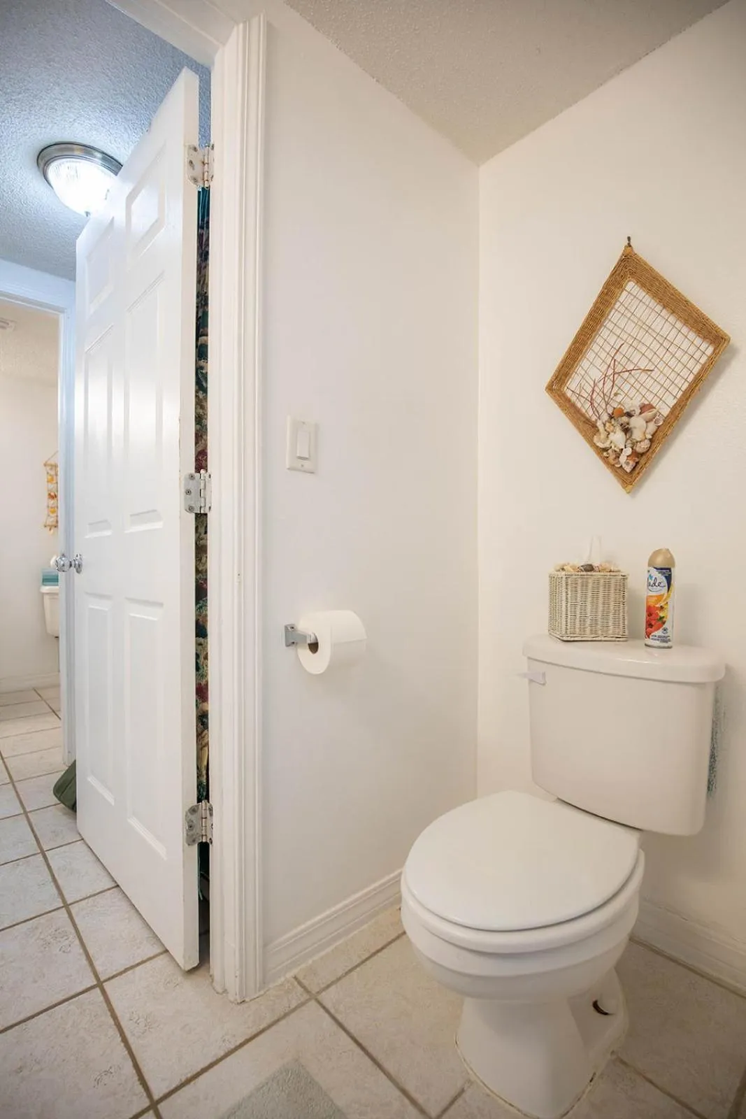 Toilet in Keeler Island Princess 508