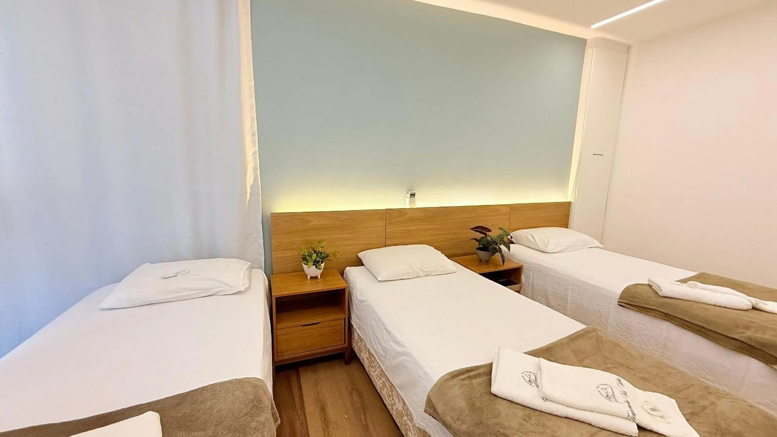 Photo of the whole room, Bed in Diamond Beach